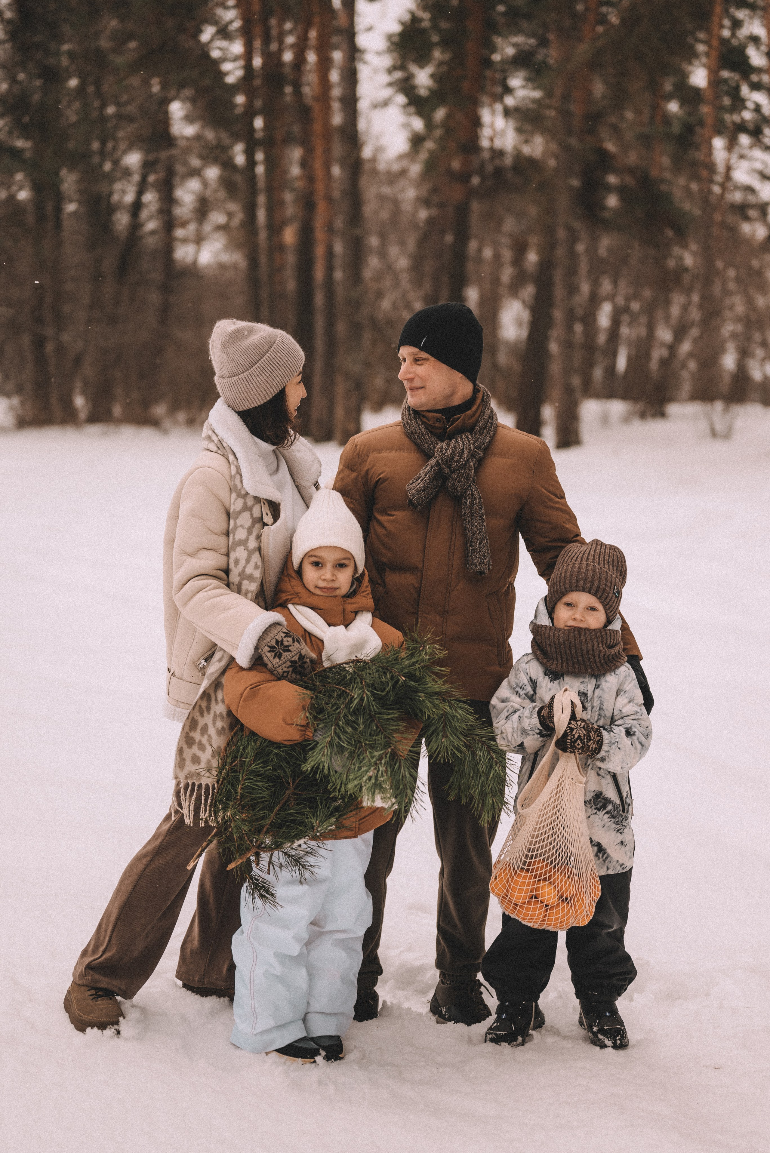Сергей и Наталья с Ксюшей и Максимом. Фотограф Кристина Пархоменко