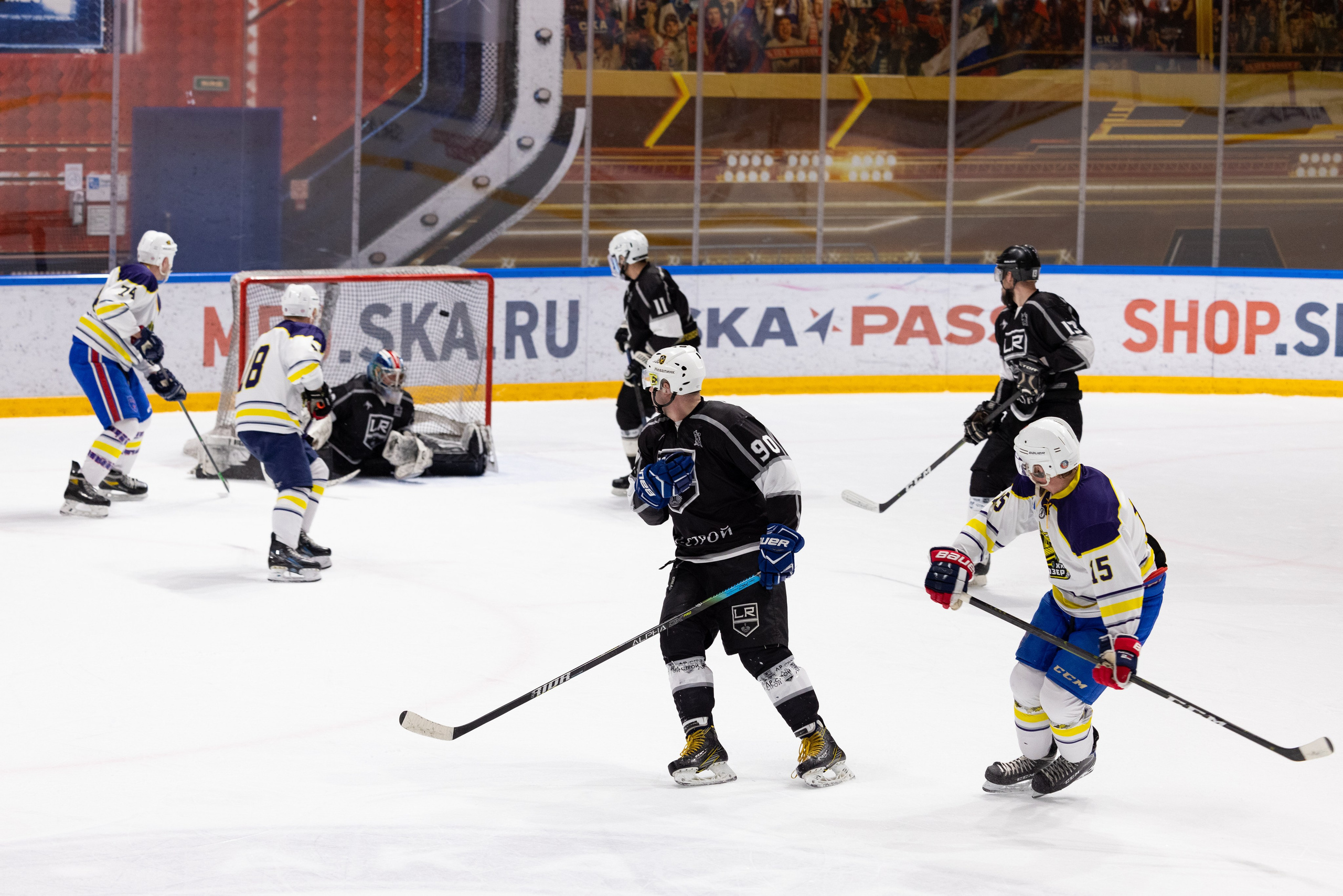 Бульдозер vs. LR-строй. Фотограф Александр Заломаев