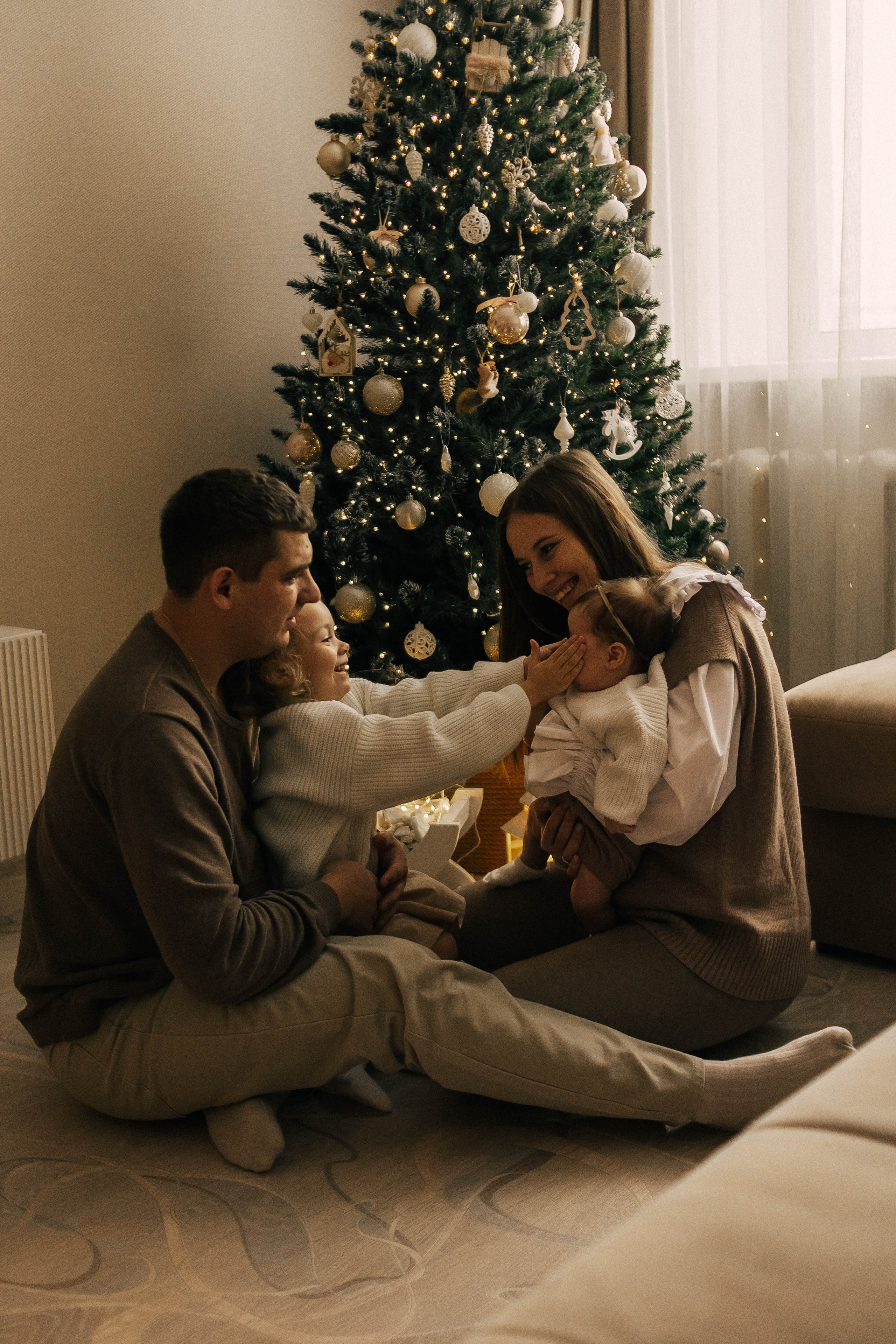 Анастасия, Андрей, Ариша и Анюта. Главная