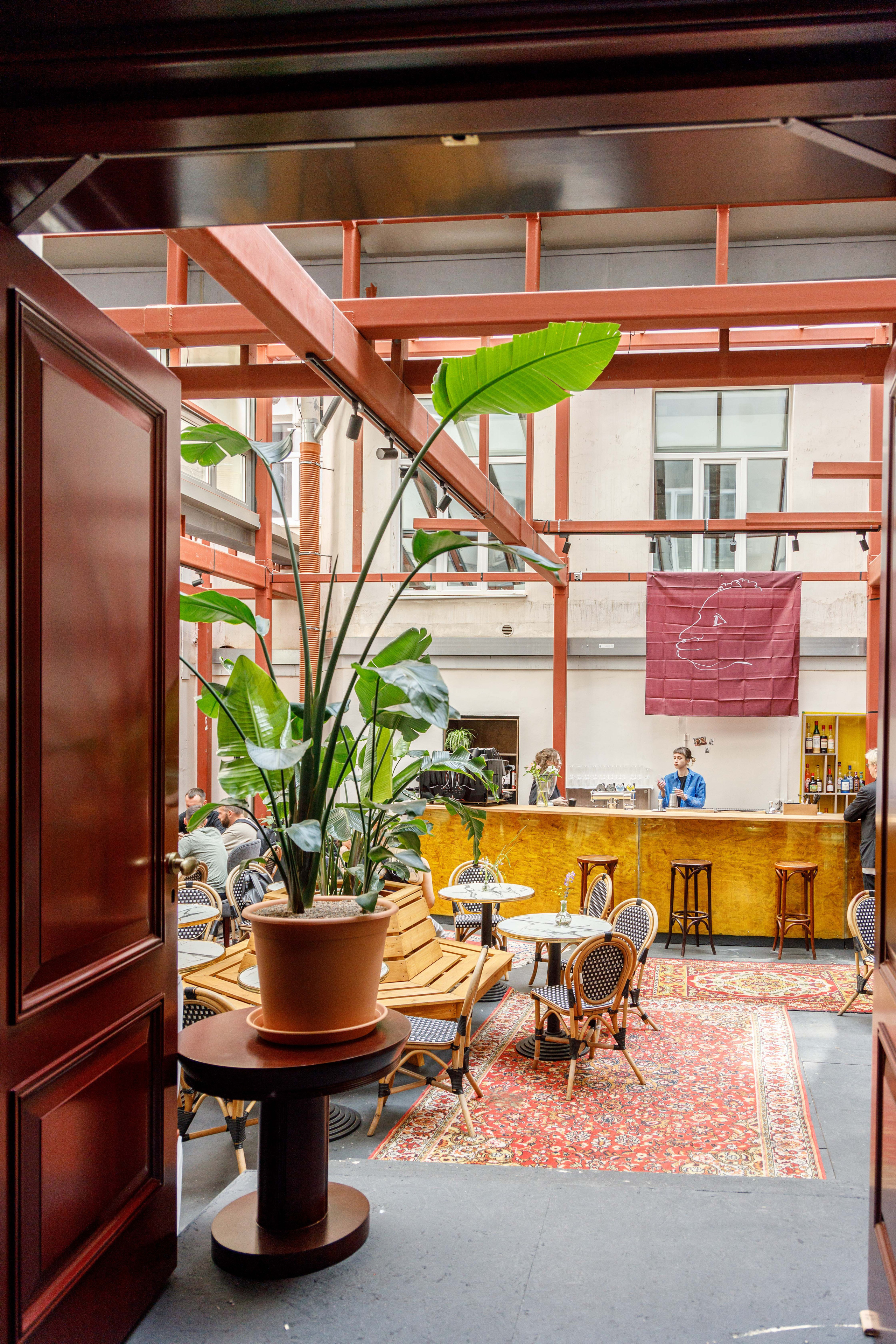 Кафе Cava на Восстания, 19. Фотограф Балаев Михаил