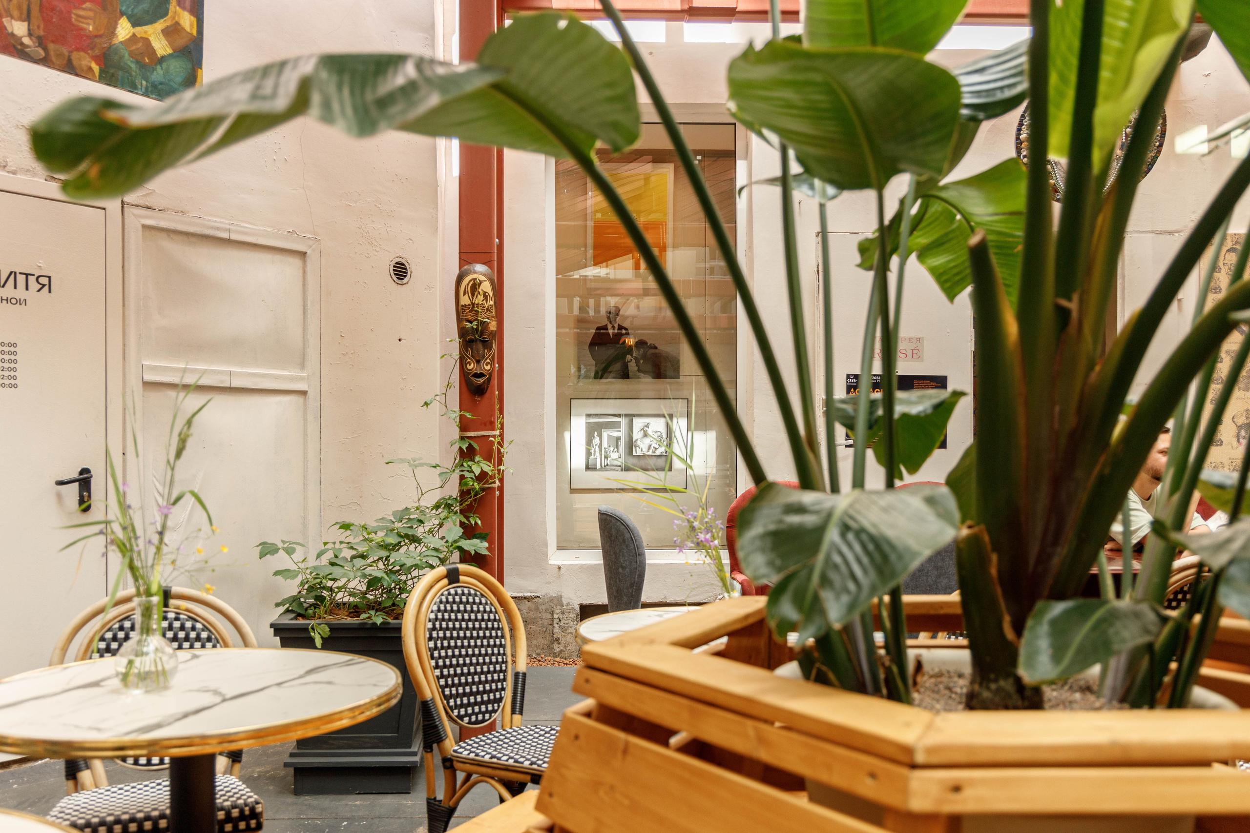 Кафе Cava на Восстания, 19. Фотограф Балаев Михаил