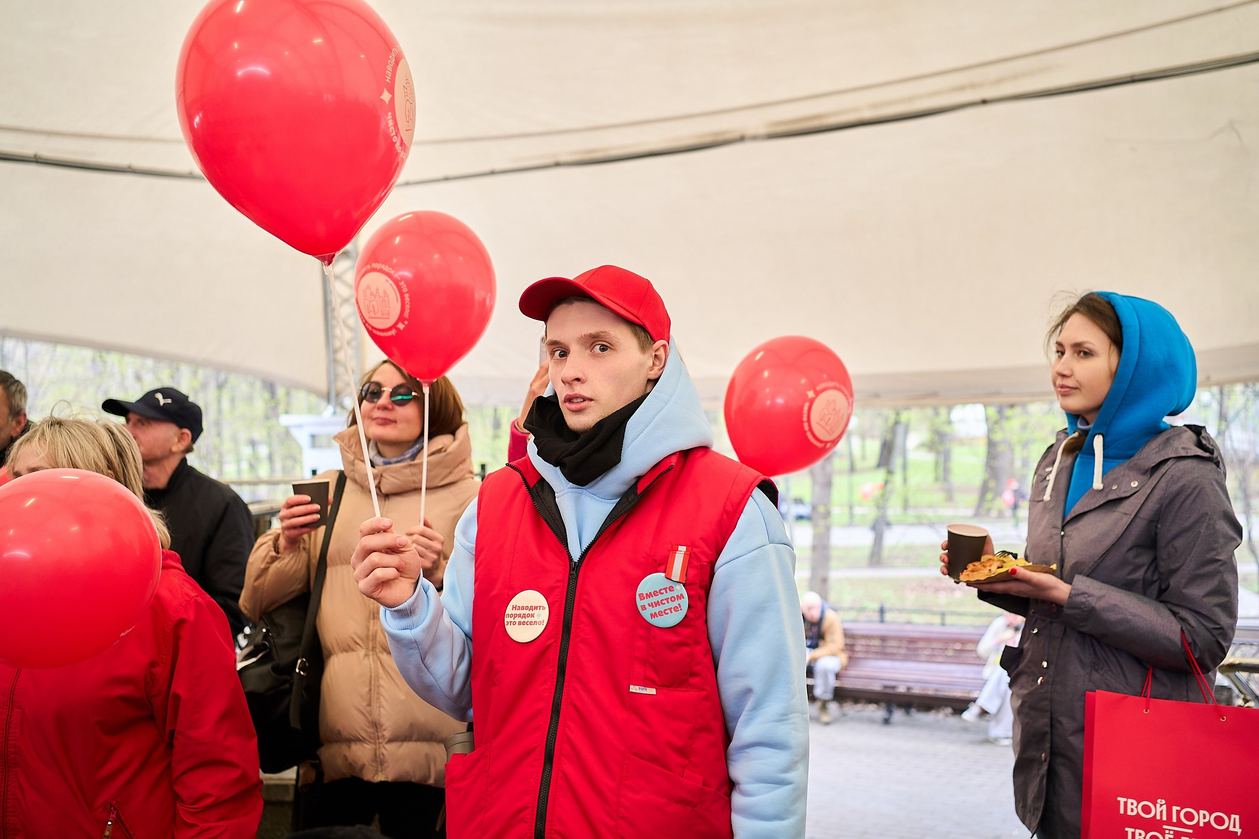 Субботник у Управления делами Мэра и Правительства Москвы. Фотограф и Видеограф в Москве. Олег Корушев