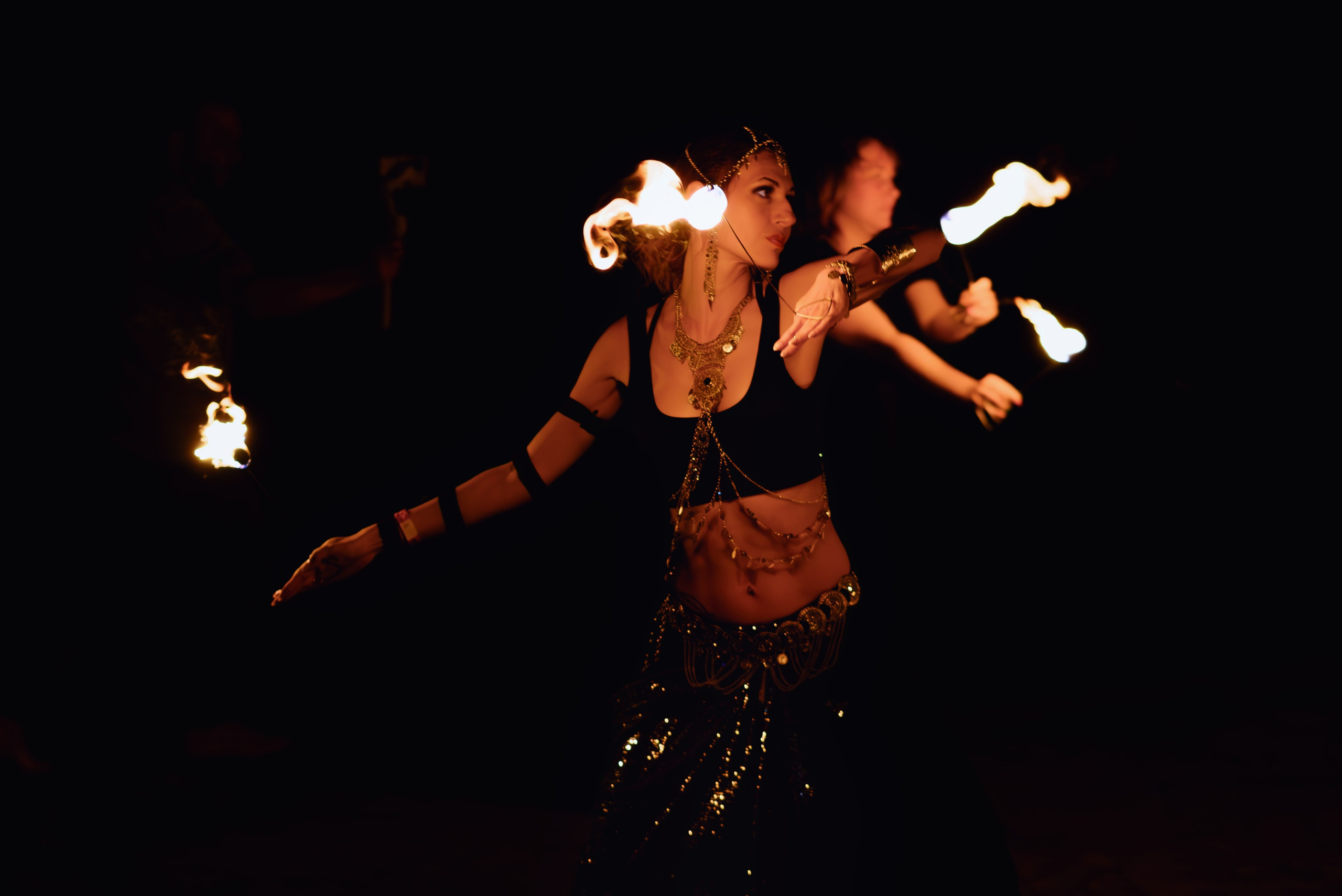 Творческие фотосессии с огнём. Портретный фотограф Александр Журов в Кинеле, Самаре и Самарской области