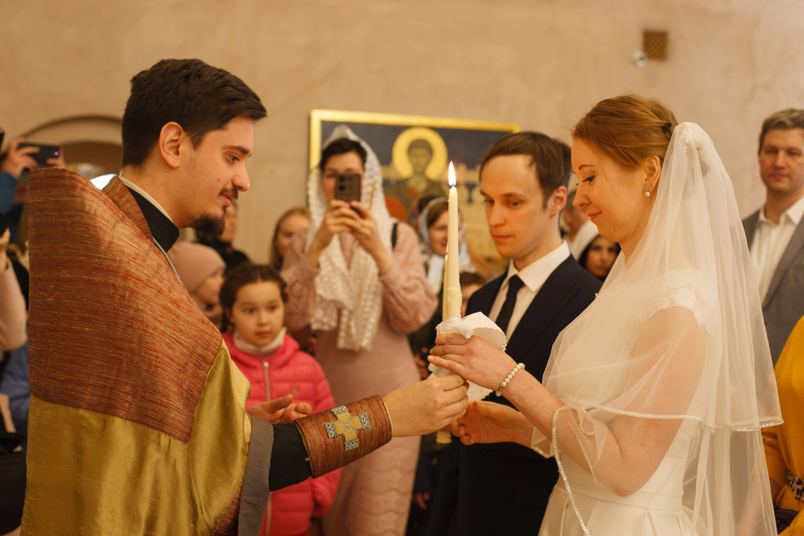 Венчание в храме Антипы Пергамского, стиль «ORWO UT21». Фотограф на крещение/венчание