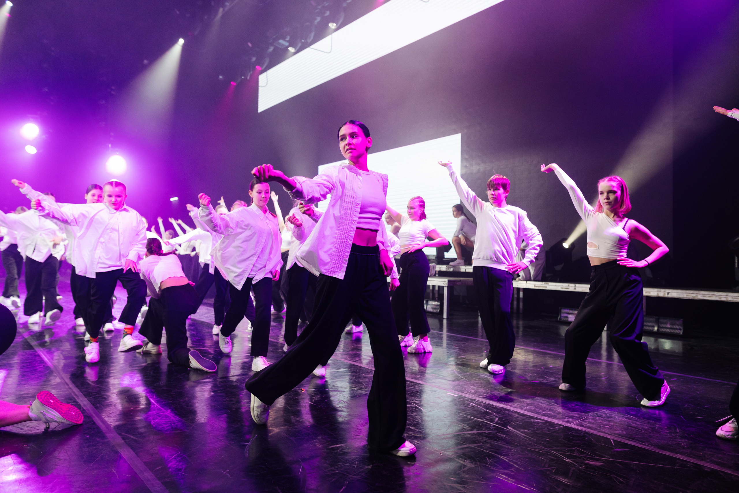 Harleen Joker's dance studio. Репортажный фотограф Красноярск Алекс Чампакхам