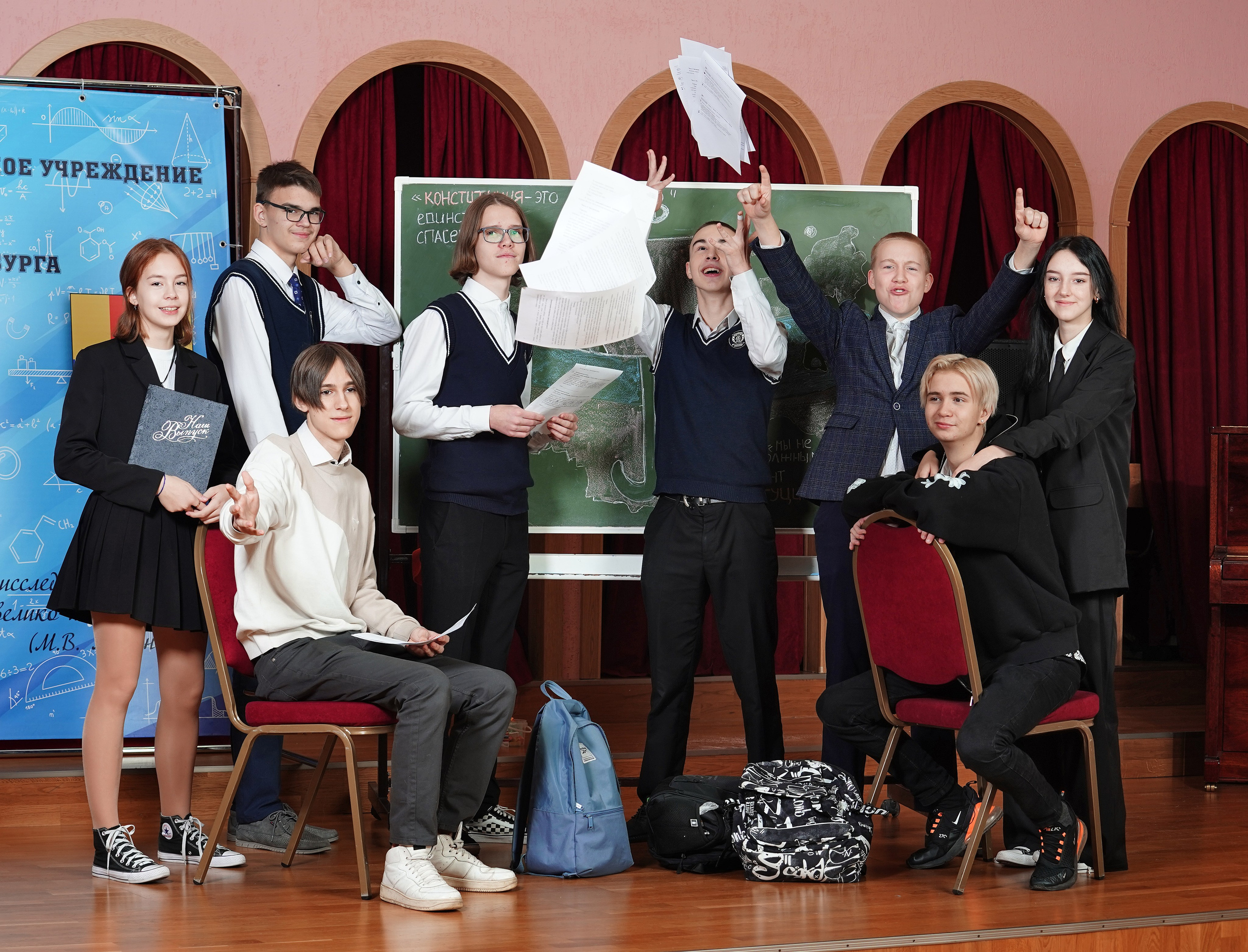 Одноклассники. Школьная фотография в Санкт-Петербурге, выпускные альбомы, фотосессии