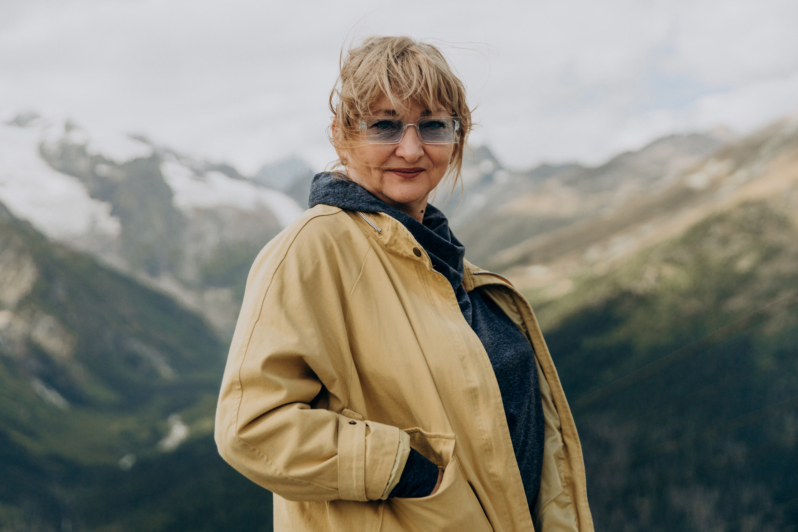 Юля с семьей, Домбай. Портфолио