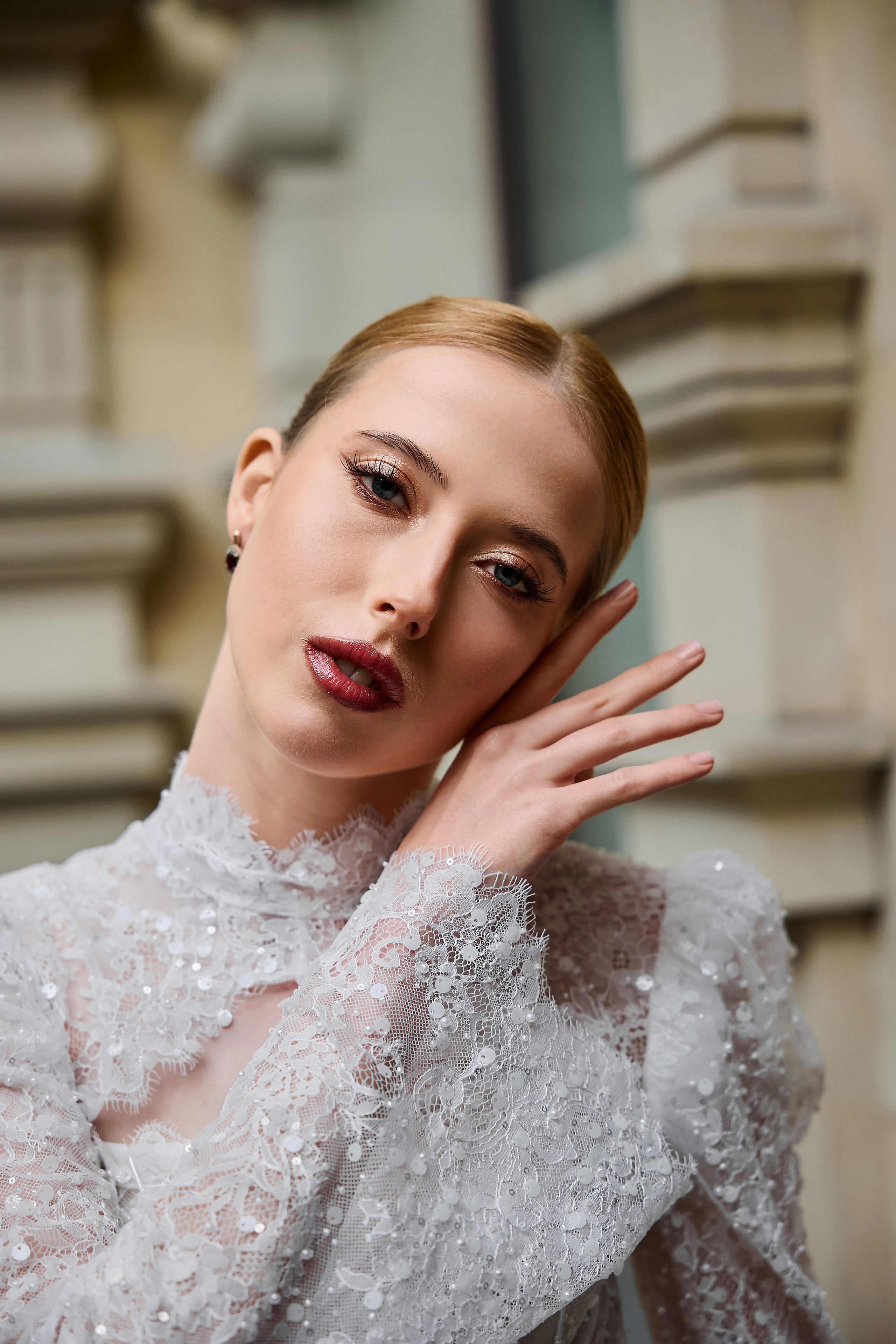 Вадим и Алина. Сборы в отеле St Regis. Свадебный фотограф в Москве и Подмосковье