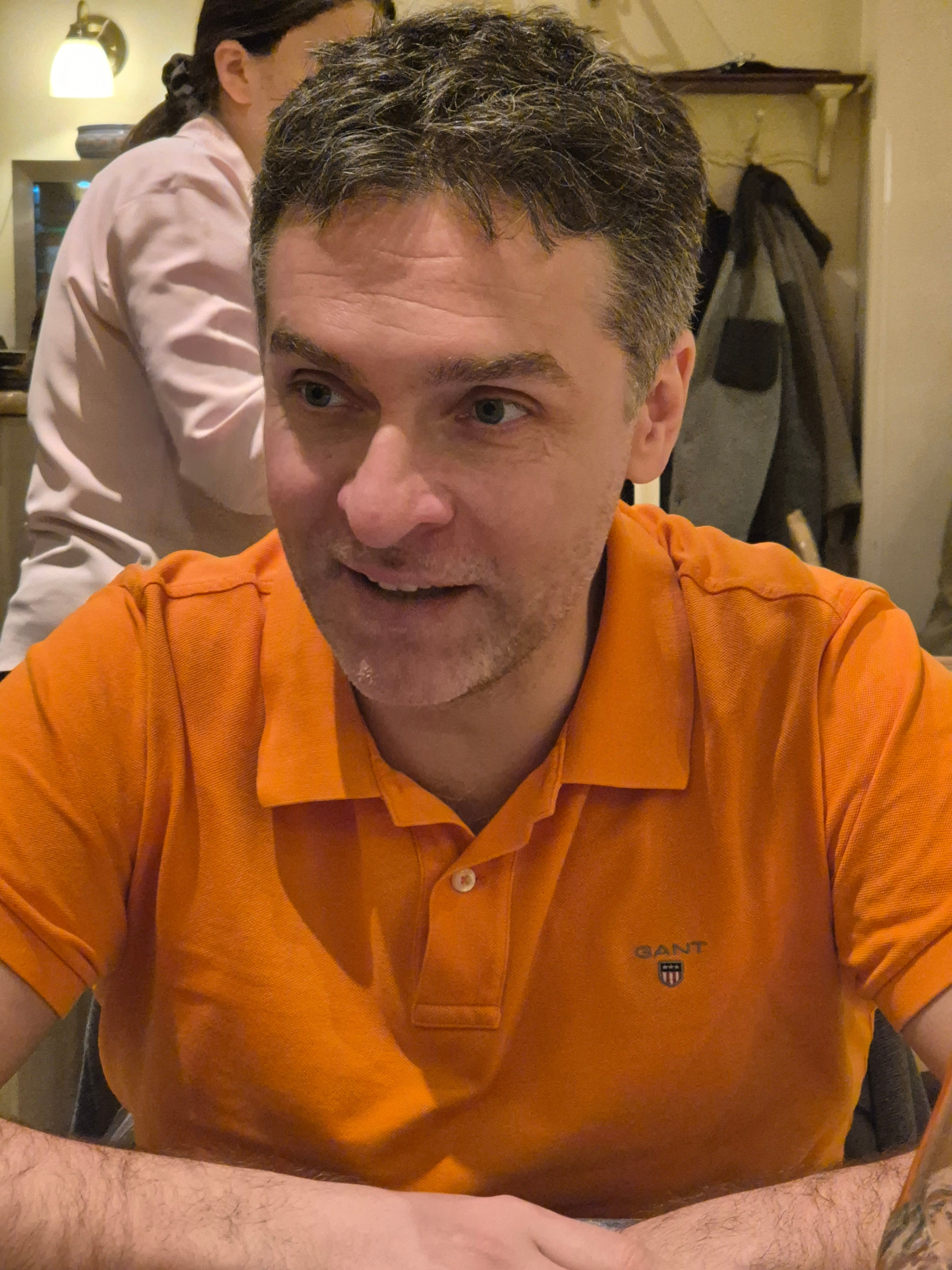 в компании друзей