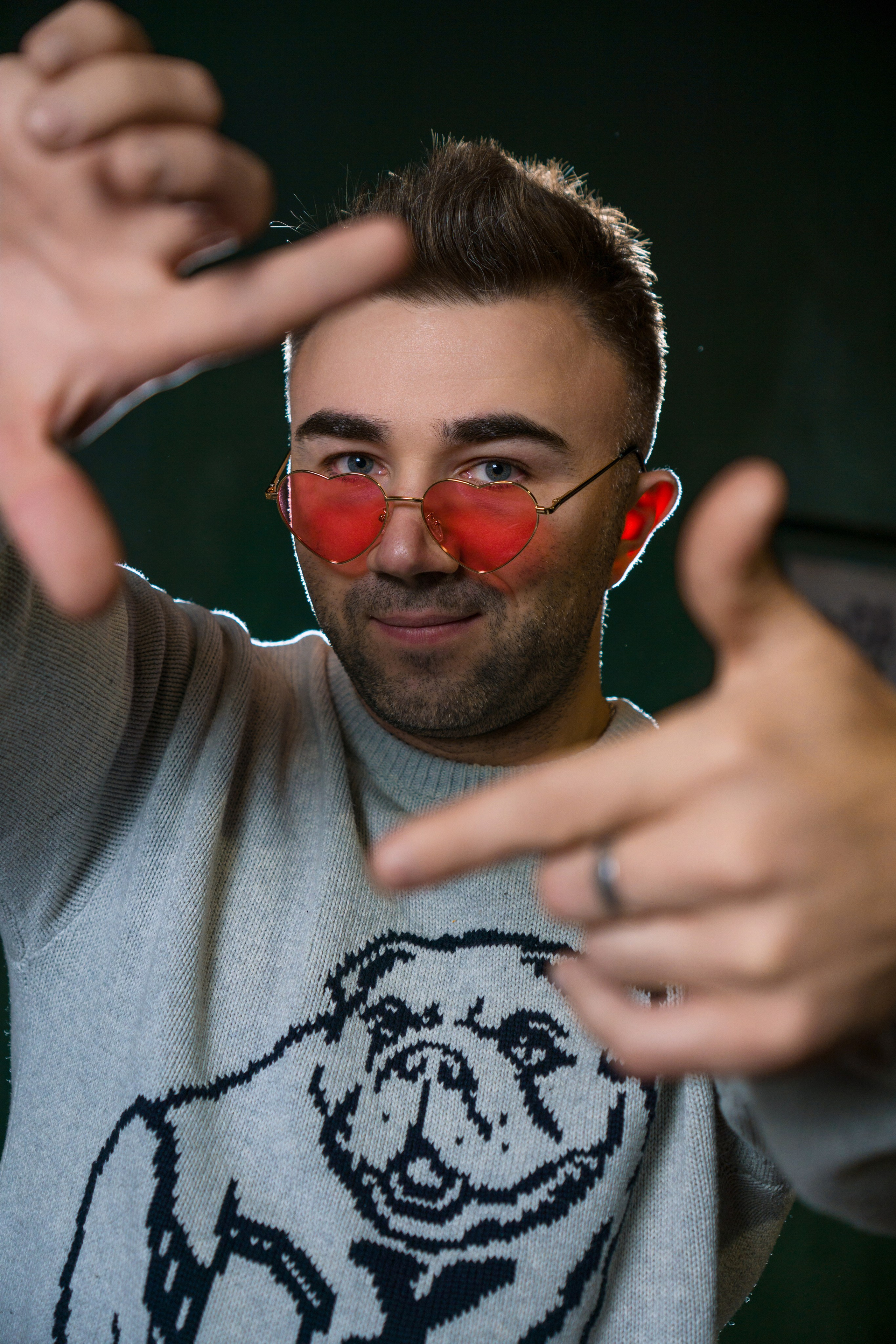 Ведущий Илья. Фотограф