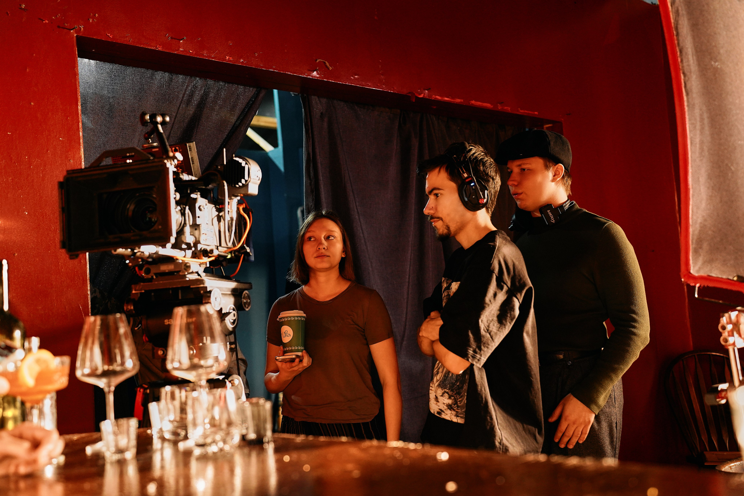 БЭКИ со съемок. Фотограф