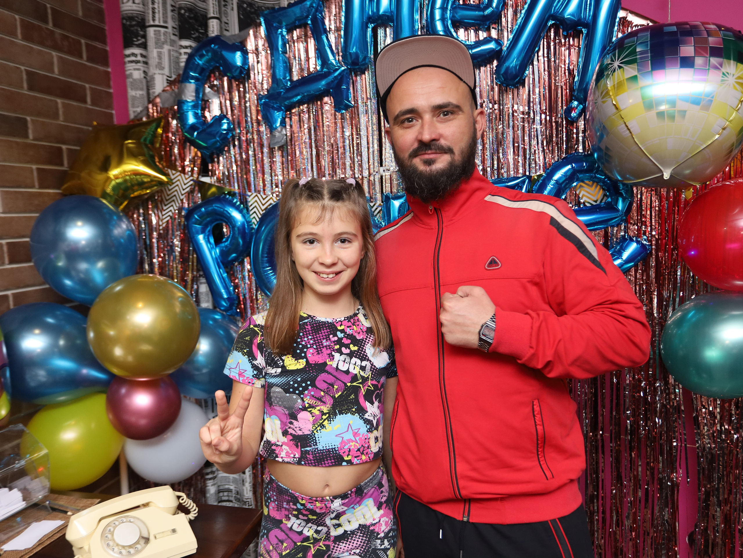 Дискотека в стиле 90-х. Репортажный фотограф Анапа