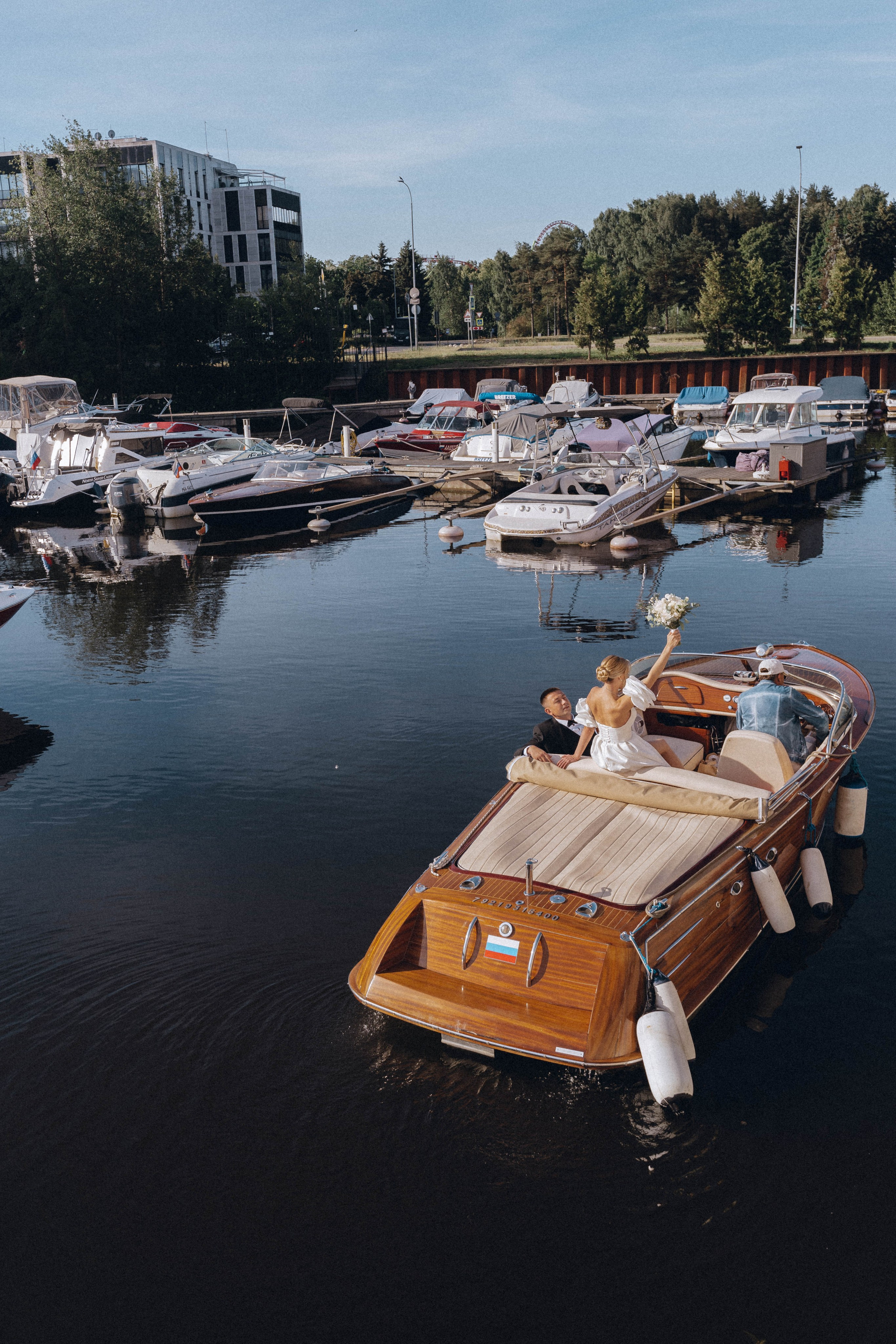 СВАДЕНБНАЯ СЬЕМКА НА КАТЕРЕ ПО КАНАЛАМ САНКТ-ПЕТЕРБУРГА И В АКВАТОРИИ НЕВЫ. Профессиональный фотограф, Санкт-Петербург — Виктория Богомолова