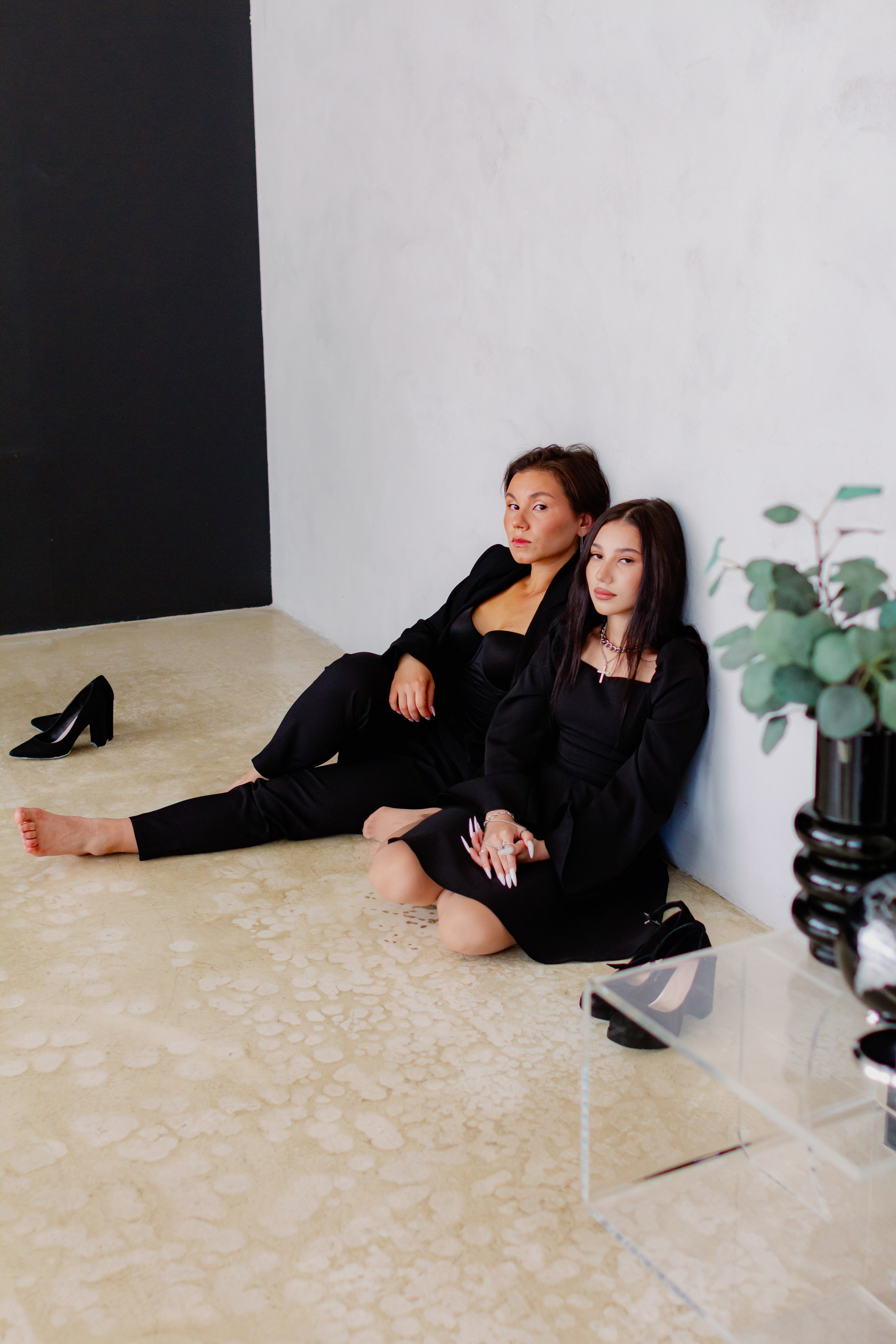 Эля и Лиза. Сёстры. Фотосессия в студии, Екатеринбург. Фотограф в Екатеринбурге Пойгина Елена