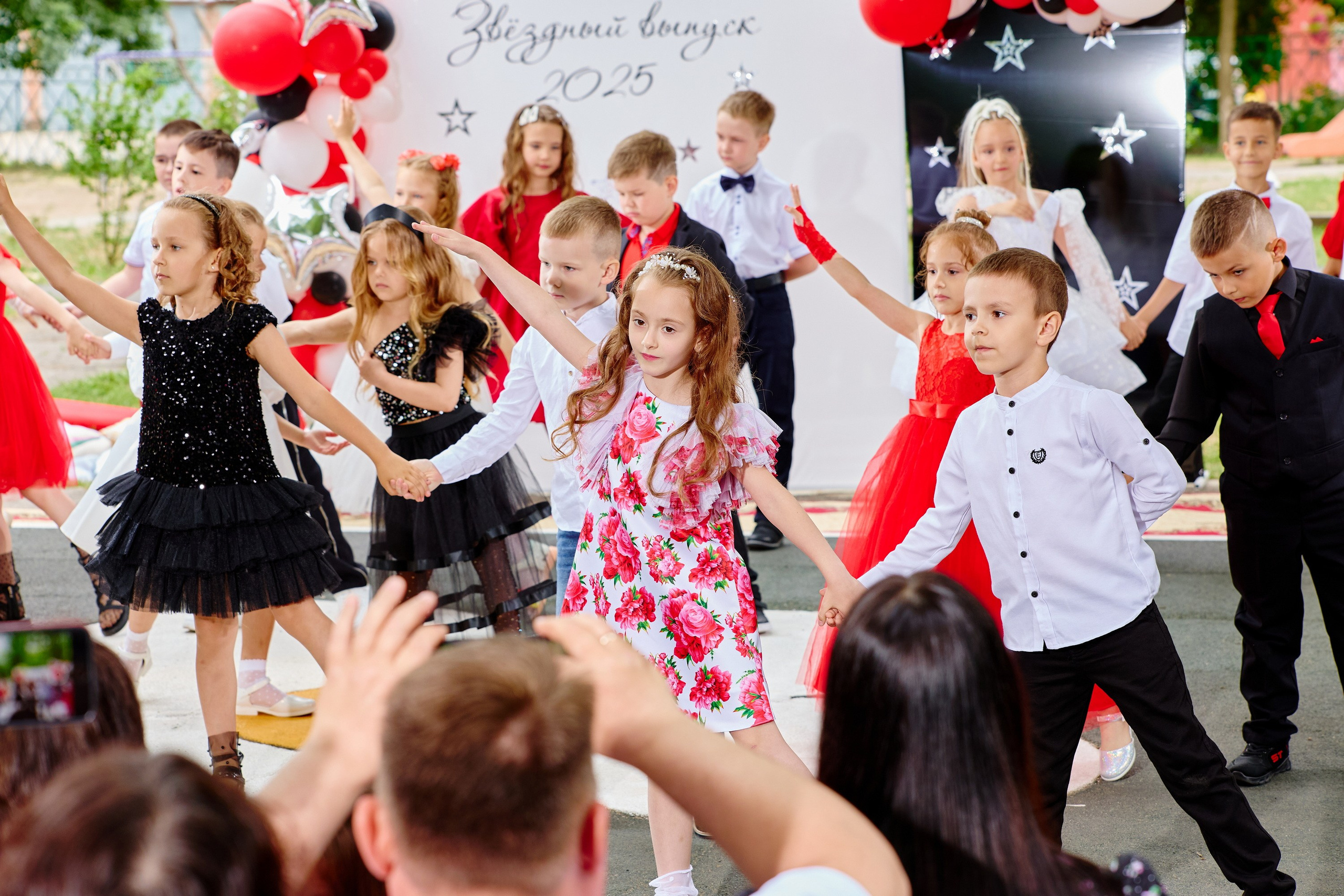 Выпускной 45 сад. Фотограф Выпускные альбомы Таганрог Сергей Коробченко