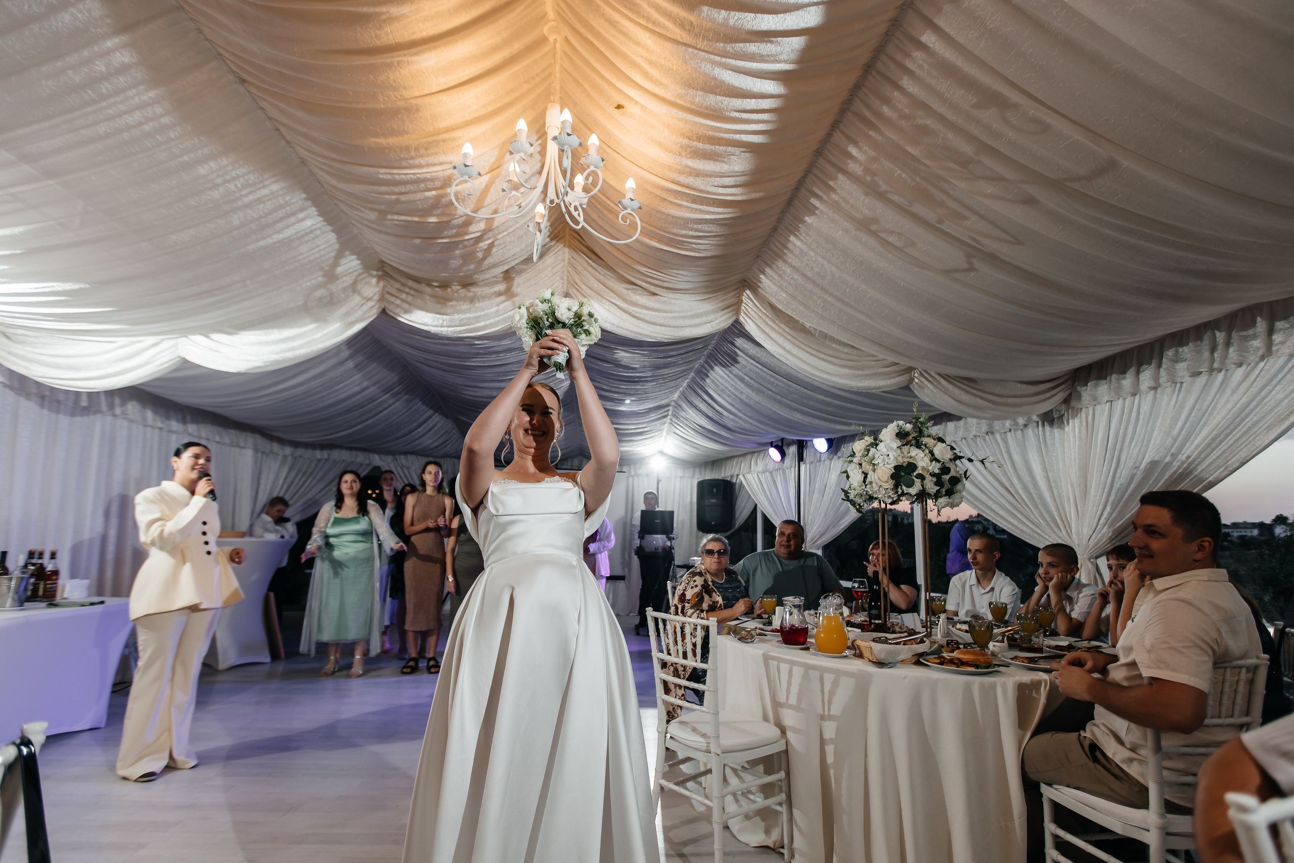Анонс свадьбы Юлии и Игоря. Городская лавстори в Севастополе. Свадебный фотограф в Крыму и Севастополе Ольга Баскакова
