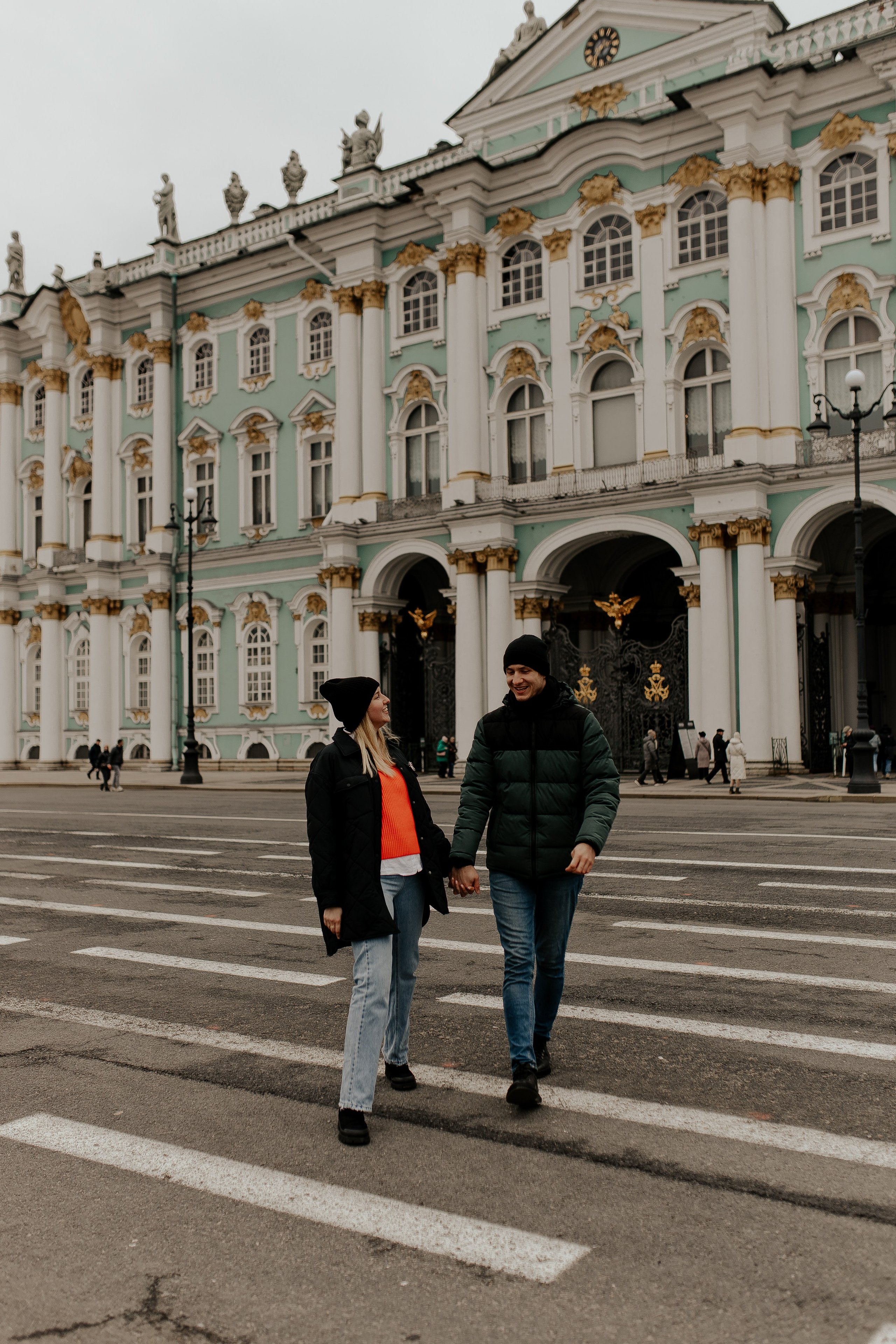 Поцелуй у Эрмитажа. Фотограф в Санкт-Петербурге Лиза Семченкова