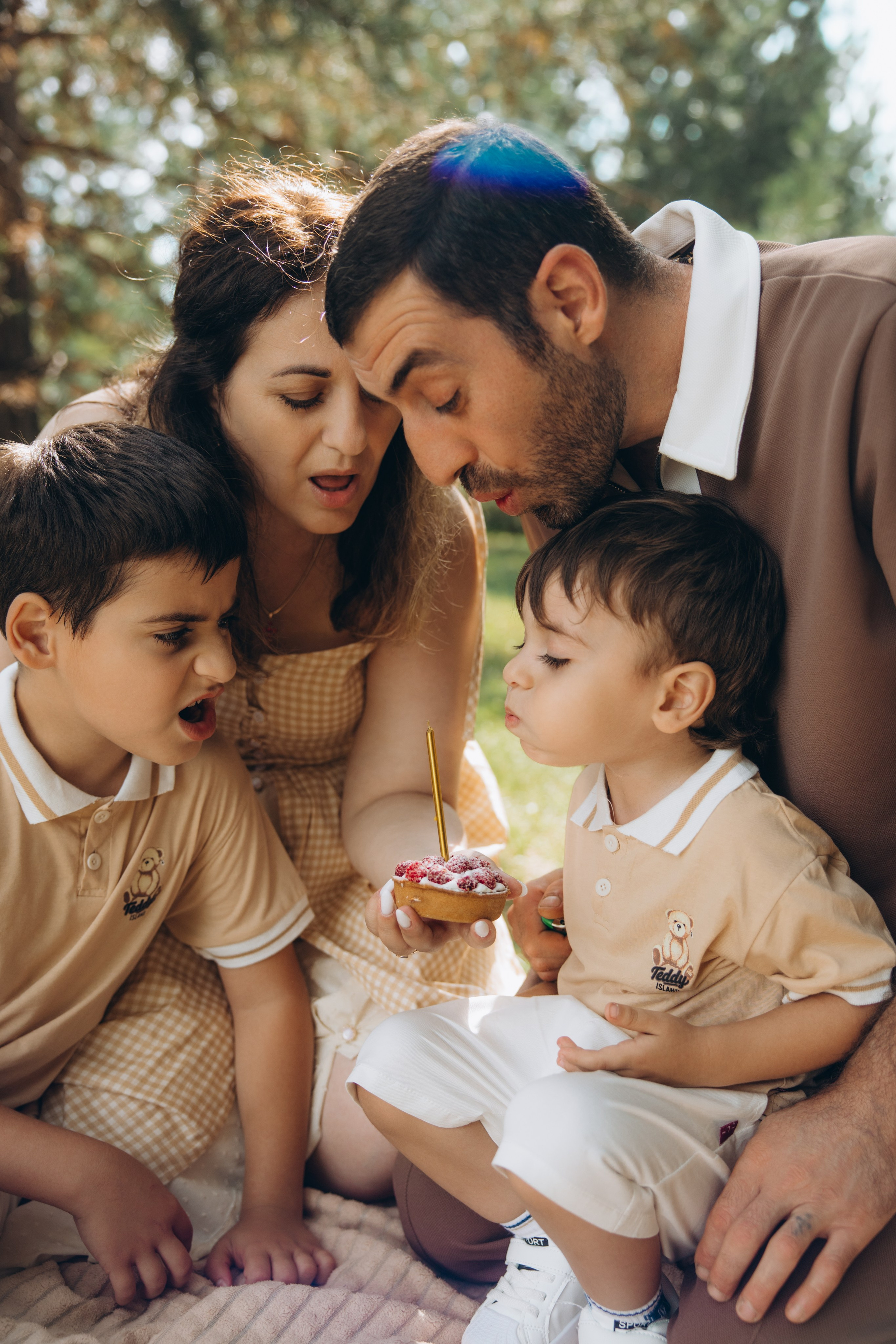 Семейная фотосессия в парке ЦПКиО. Свадебный, семейный фотограф в Иркутске Светлана Макаричева