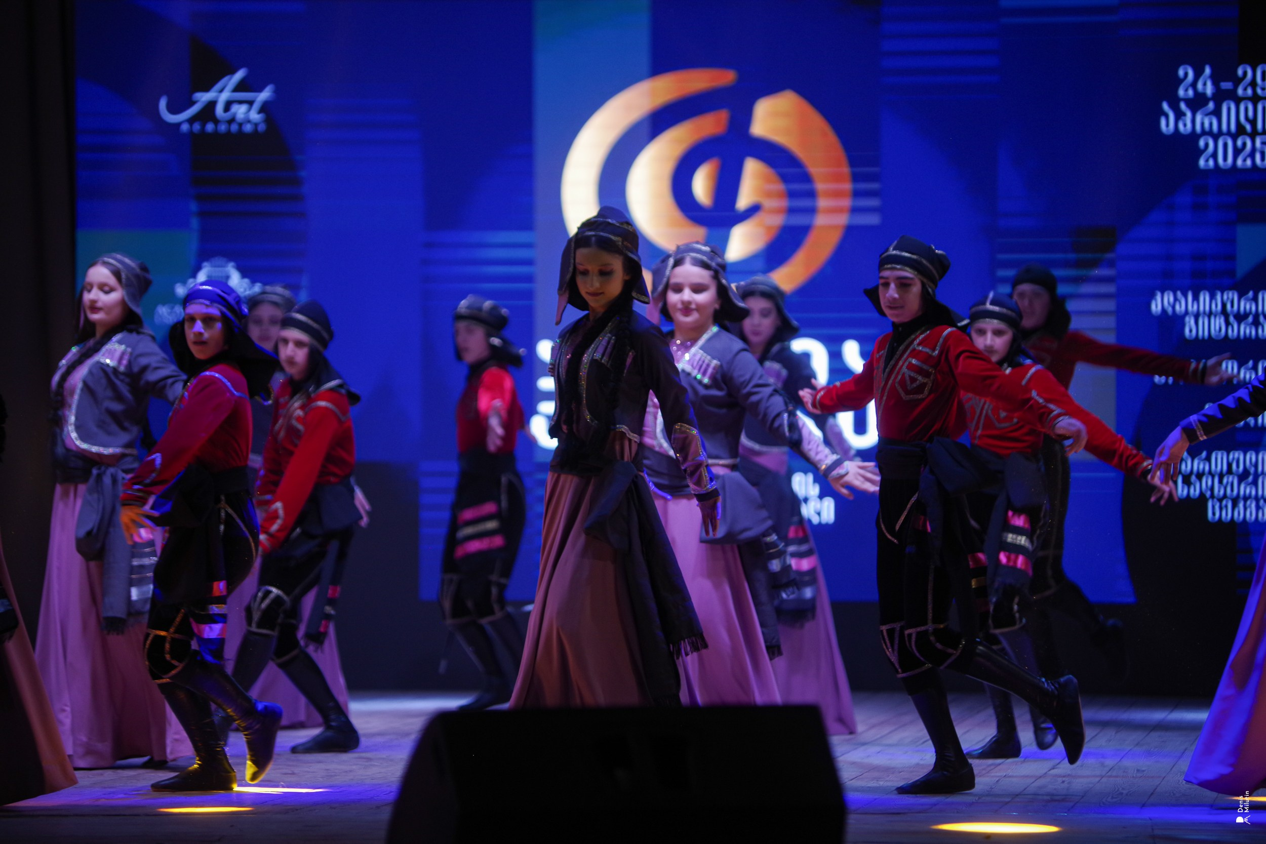 Танцы в Хоби. Портретный фотограф Денис Милютин