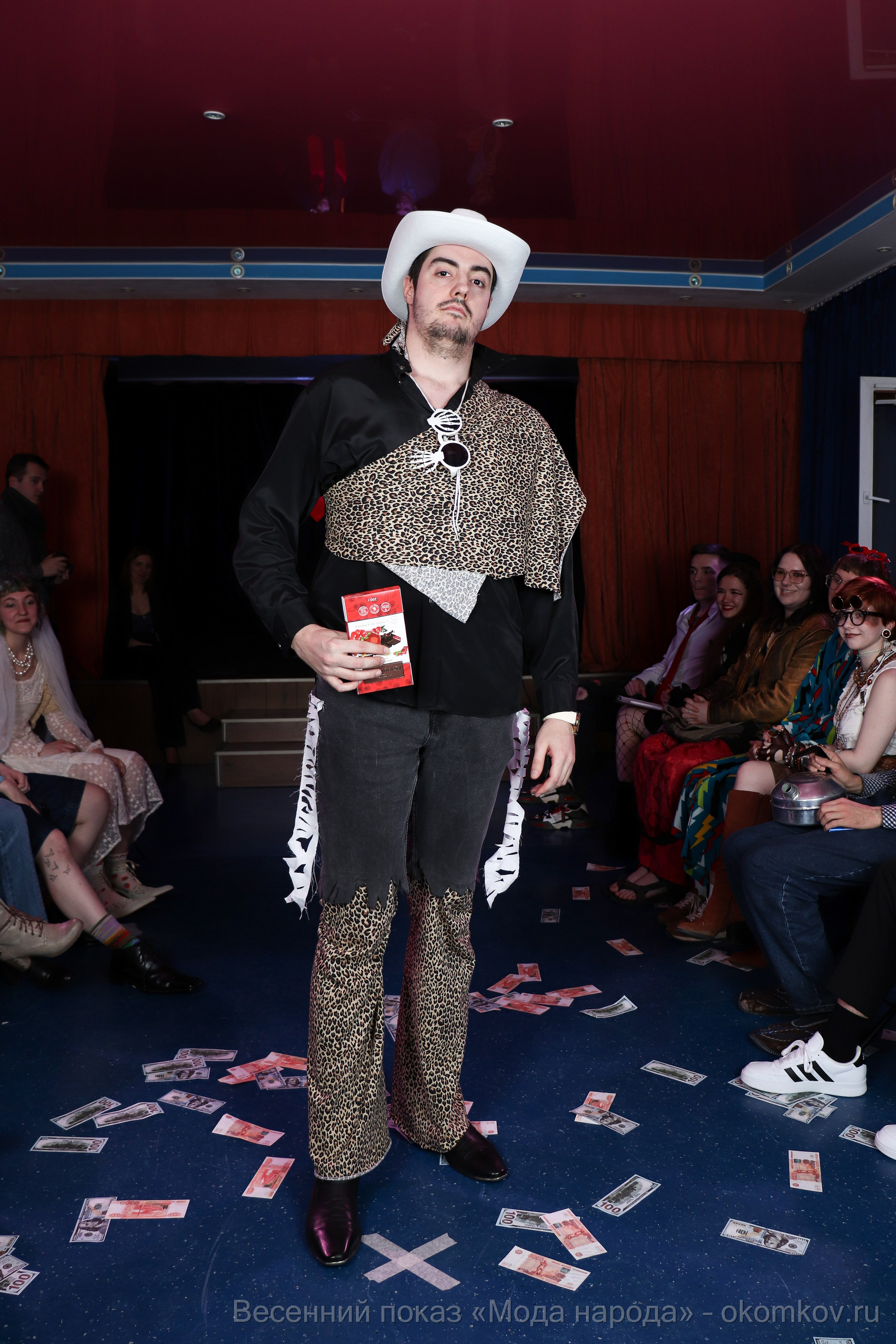 Весенний показ «Мода народа». Ивентный фотограф в Санкт-Петербурге Олег Комков