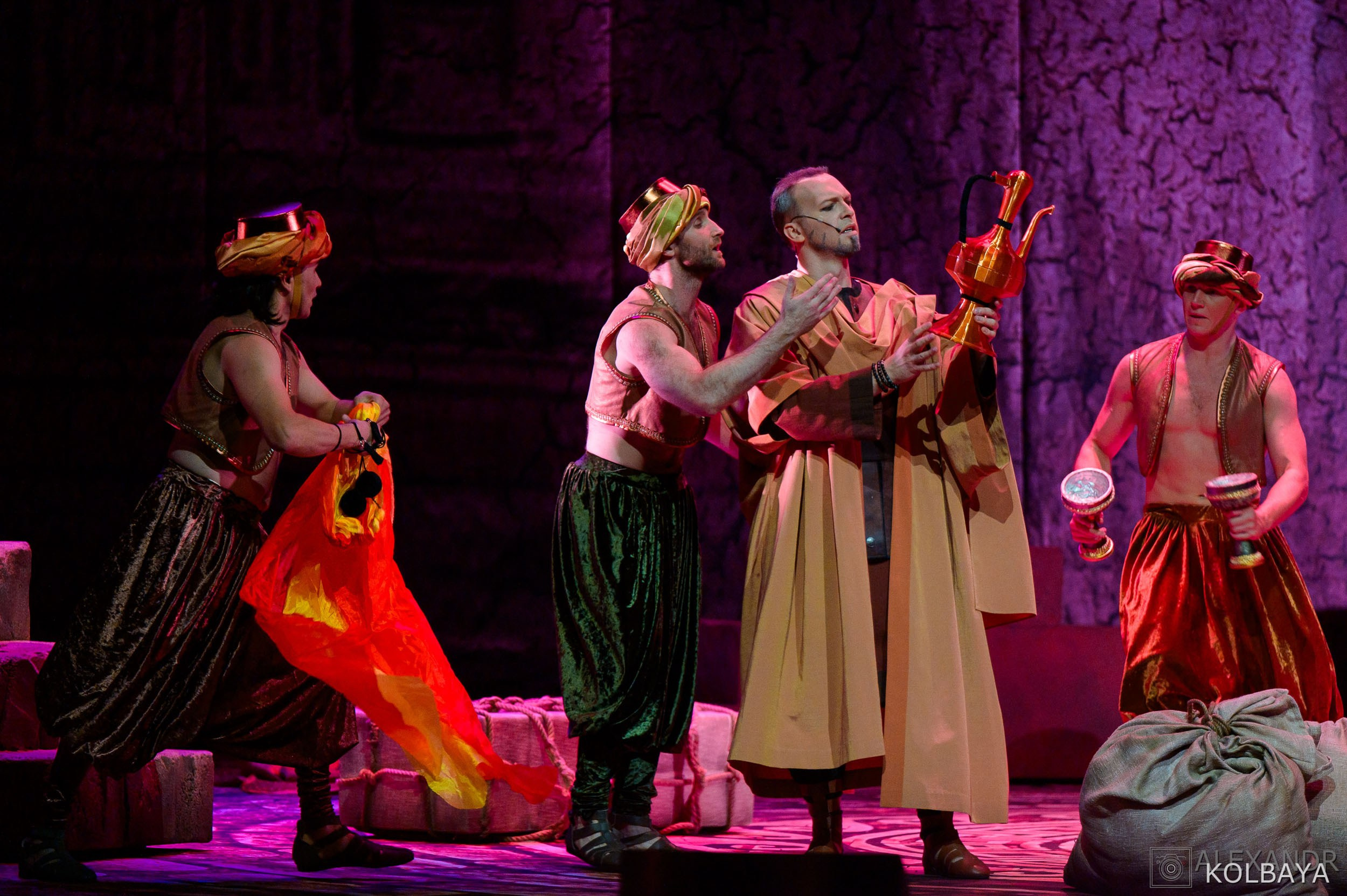 Фоторепортаж со спектакля Гладиатор в Театре Терезы Дуровой. Концертный и театральный репортажный фотограф в Москве Александр Колбая