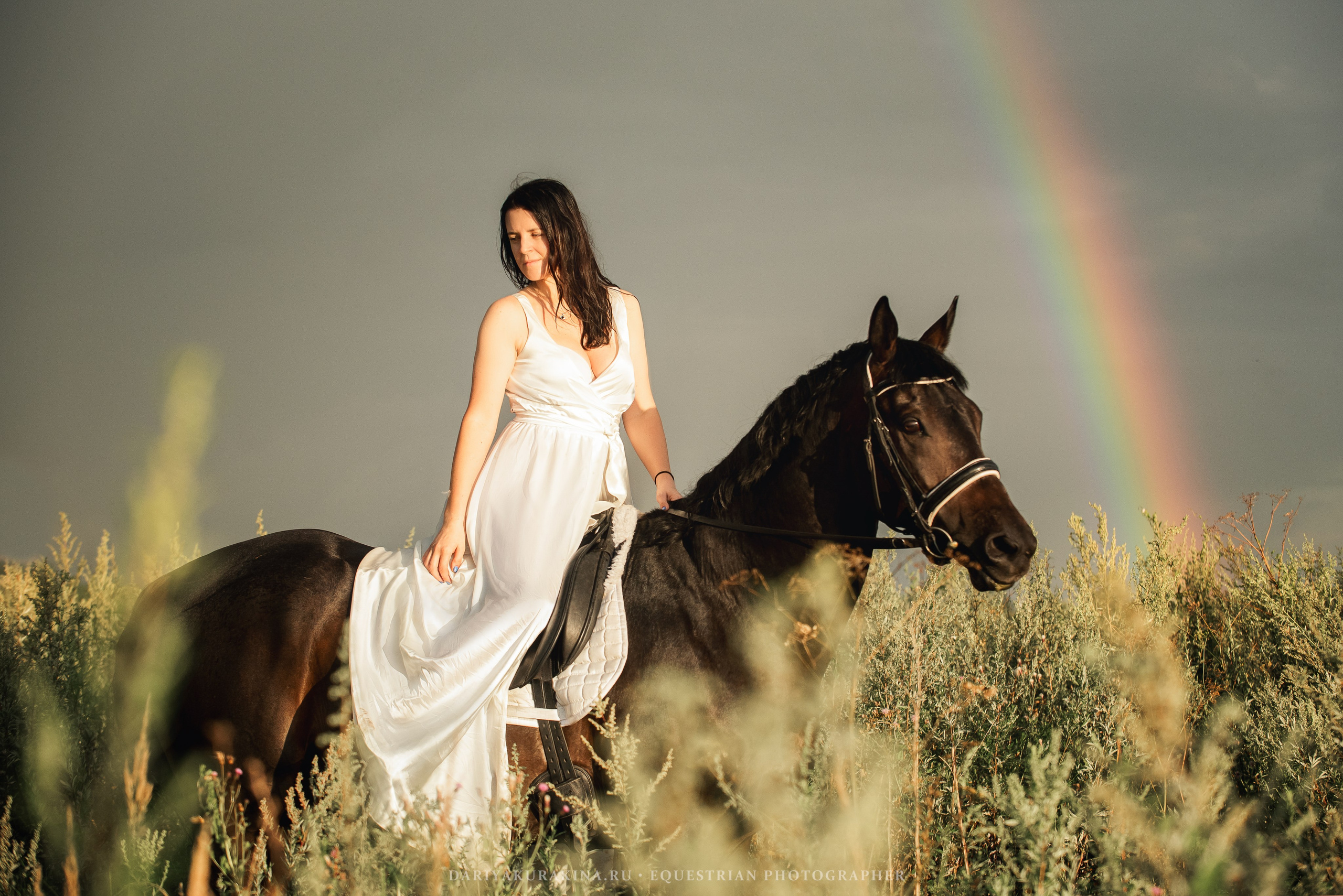 Юля и Декупаж — Поле. Конный фотограф Куракина Дарья • Фотосессии с лошадьми