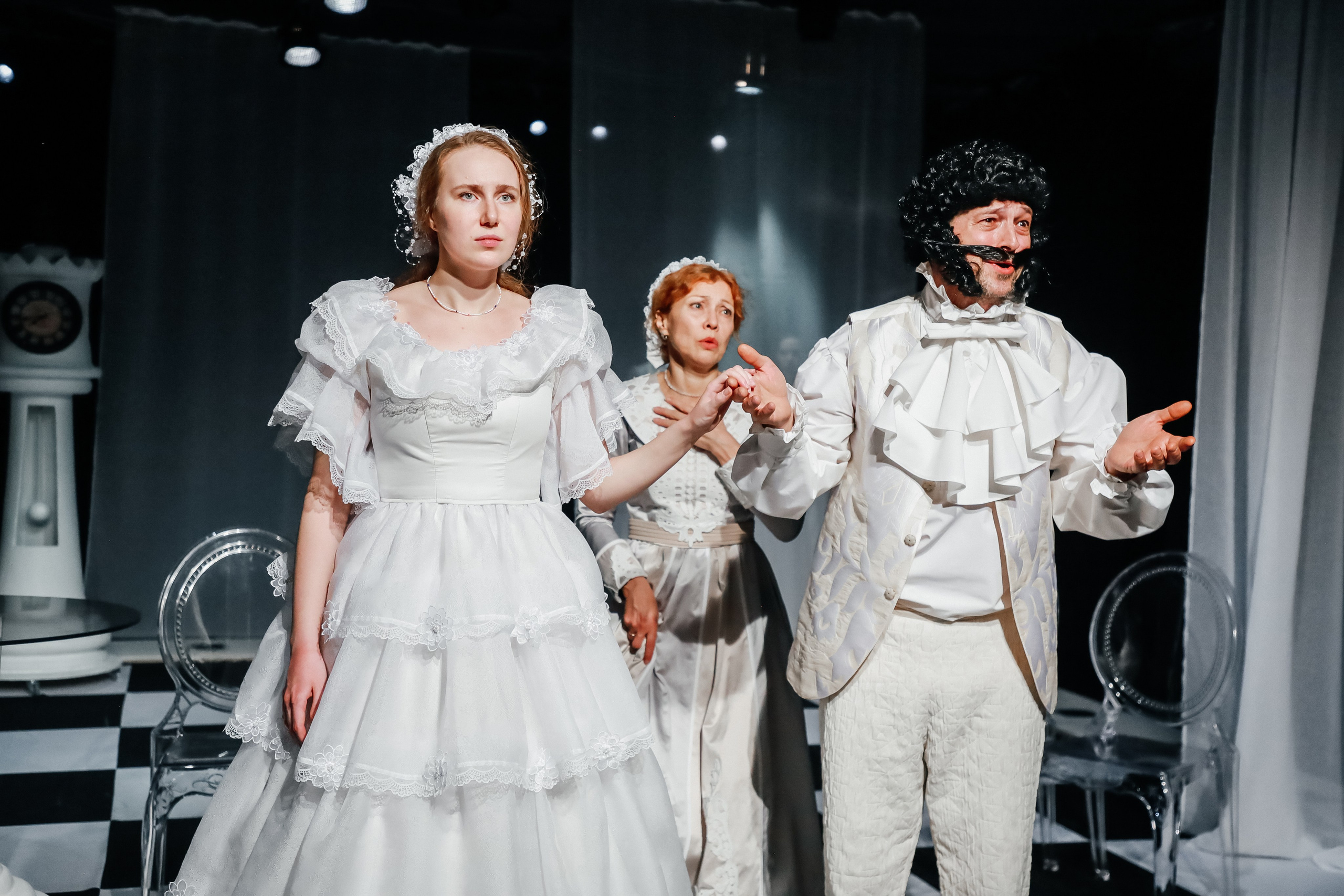 «Дядюшкин сон». Молодёжный театр алтая. Режиссер Дарья Камошина. Фоторепортаж. Театральная фотосъёмка