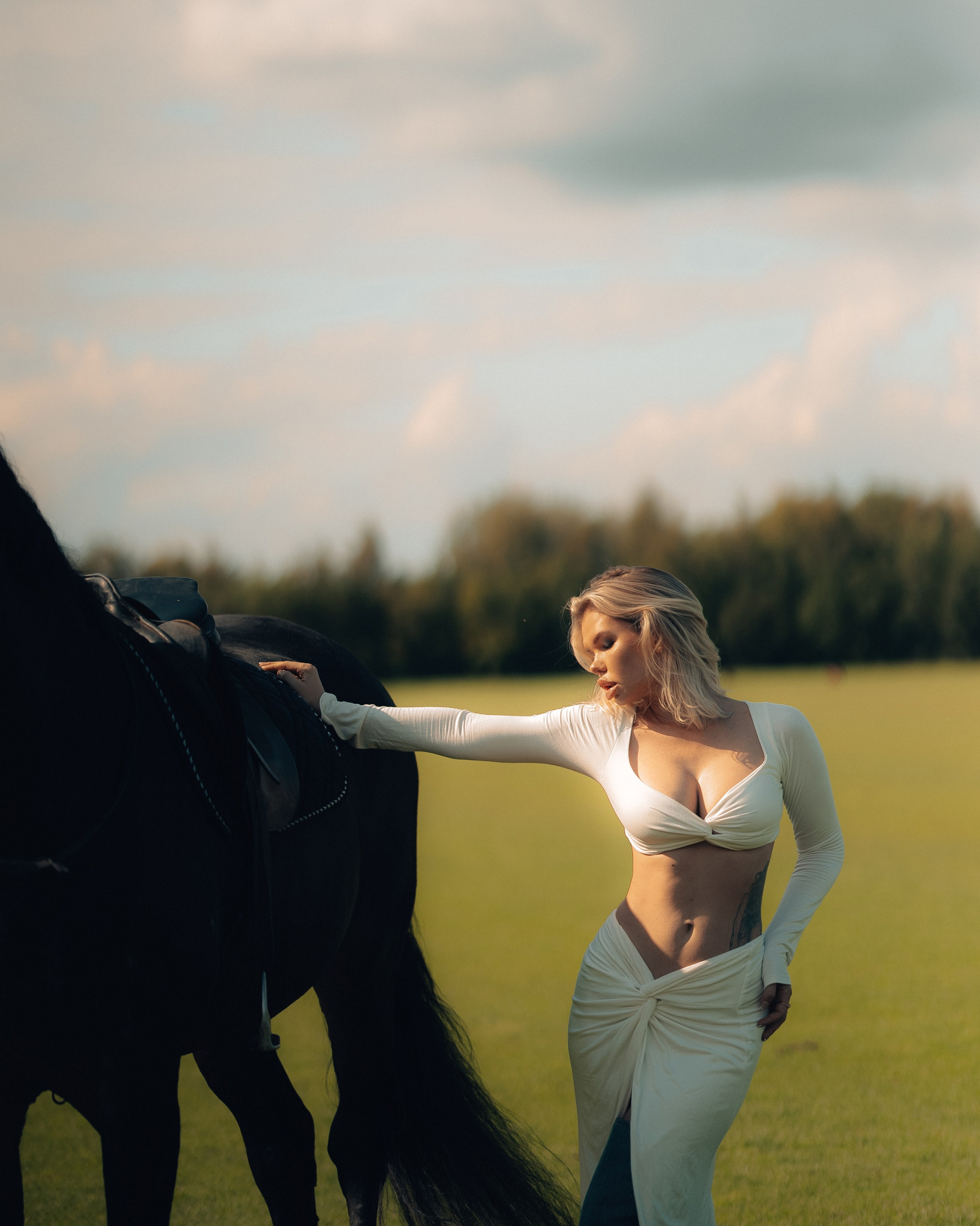 Лика. Портрет с лошадью. Фотограф Екатерина Золотовская. Портретные, семейные и креативные фотосессии в Москве