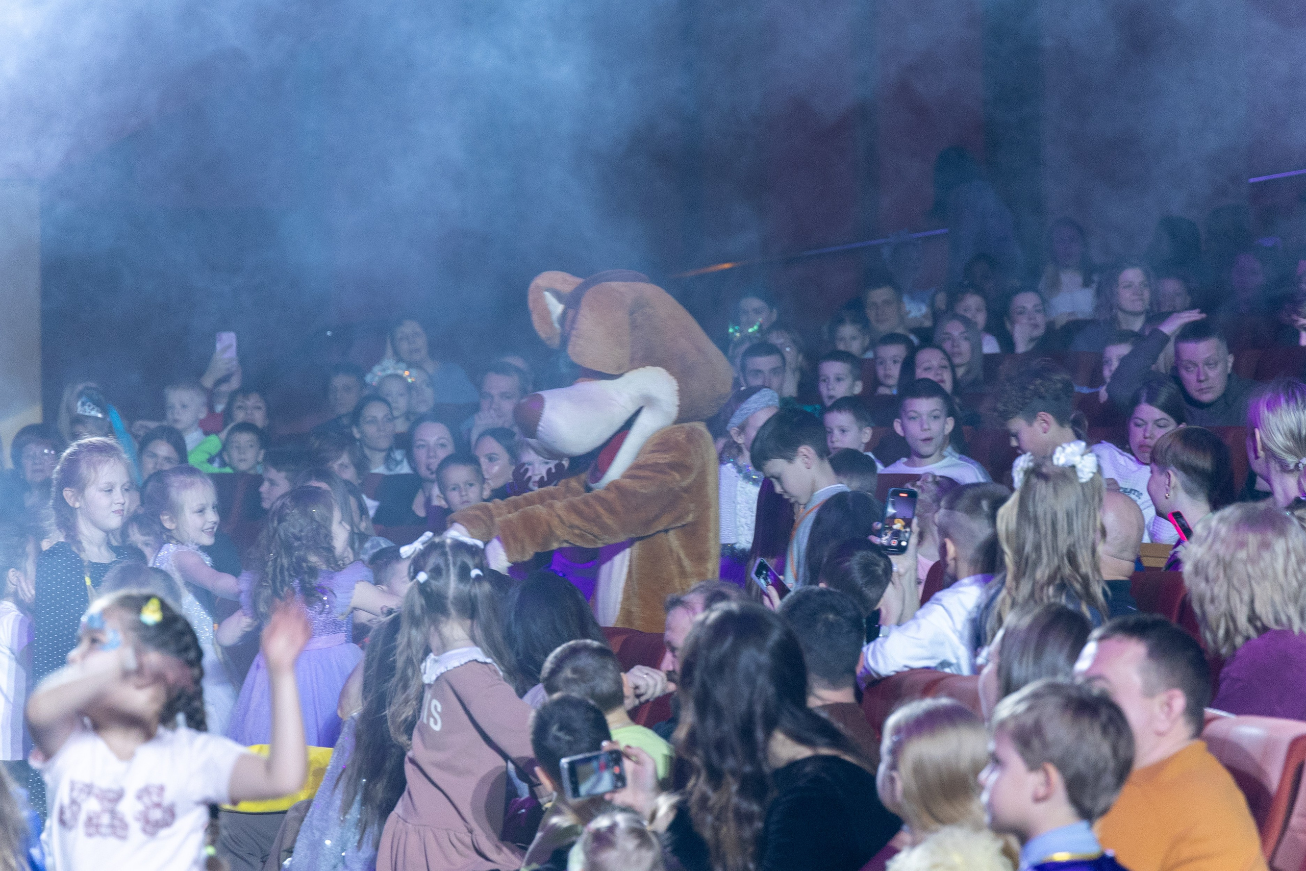 Ёлка телеканала МУЛЬТ в ККТ Космос. Семейный и репортажный фотограф Наташа Давыдова