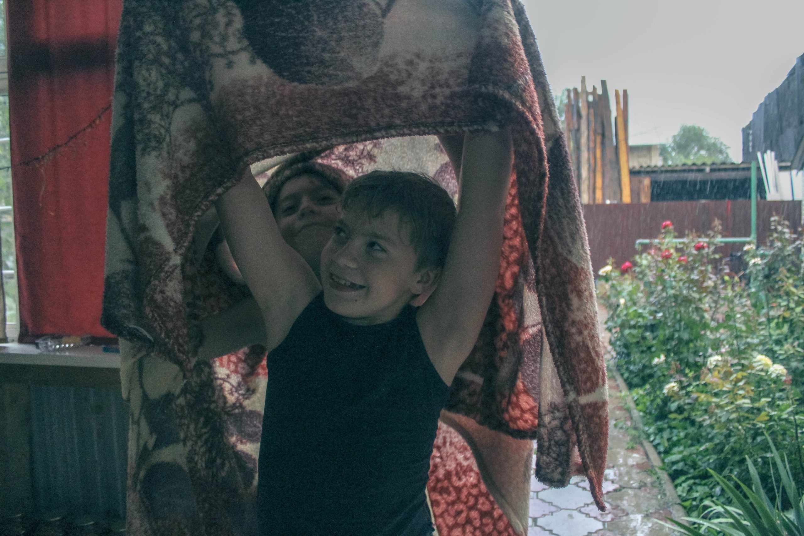 Бегали под дождем, август 2022 год