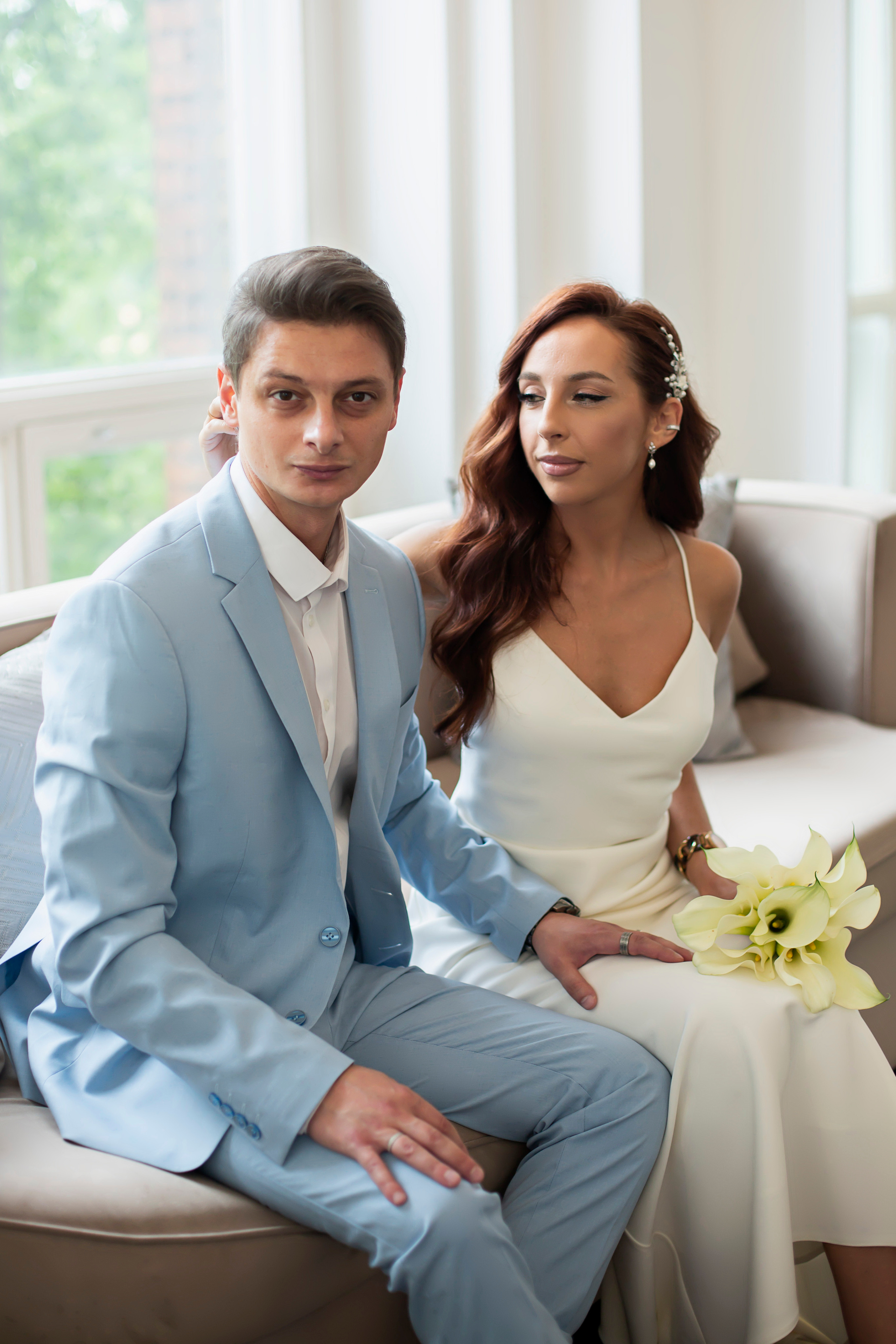 Свадьба в бело-голубых оттенках. Фотосессия молодых в фотостудии