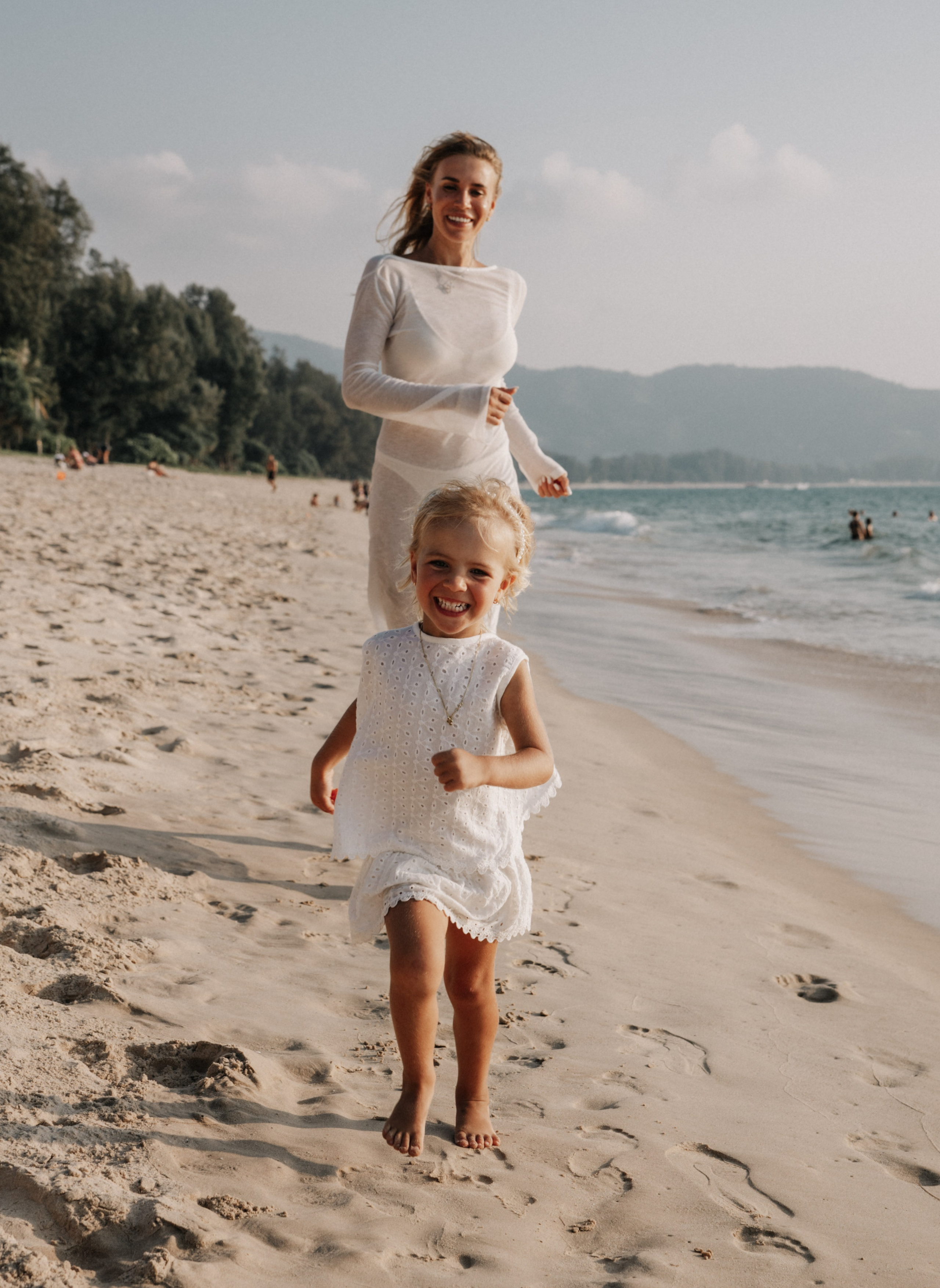 Семейная фотосессия на природе | Естественные фотографии вашей семьи на свежем воздухе. Репортажный фотограф Катерина Гилс Москва