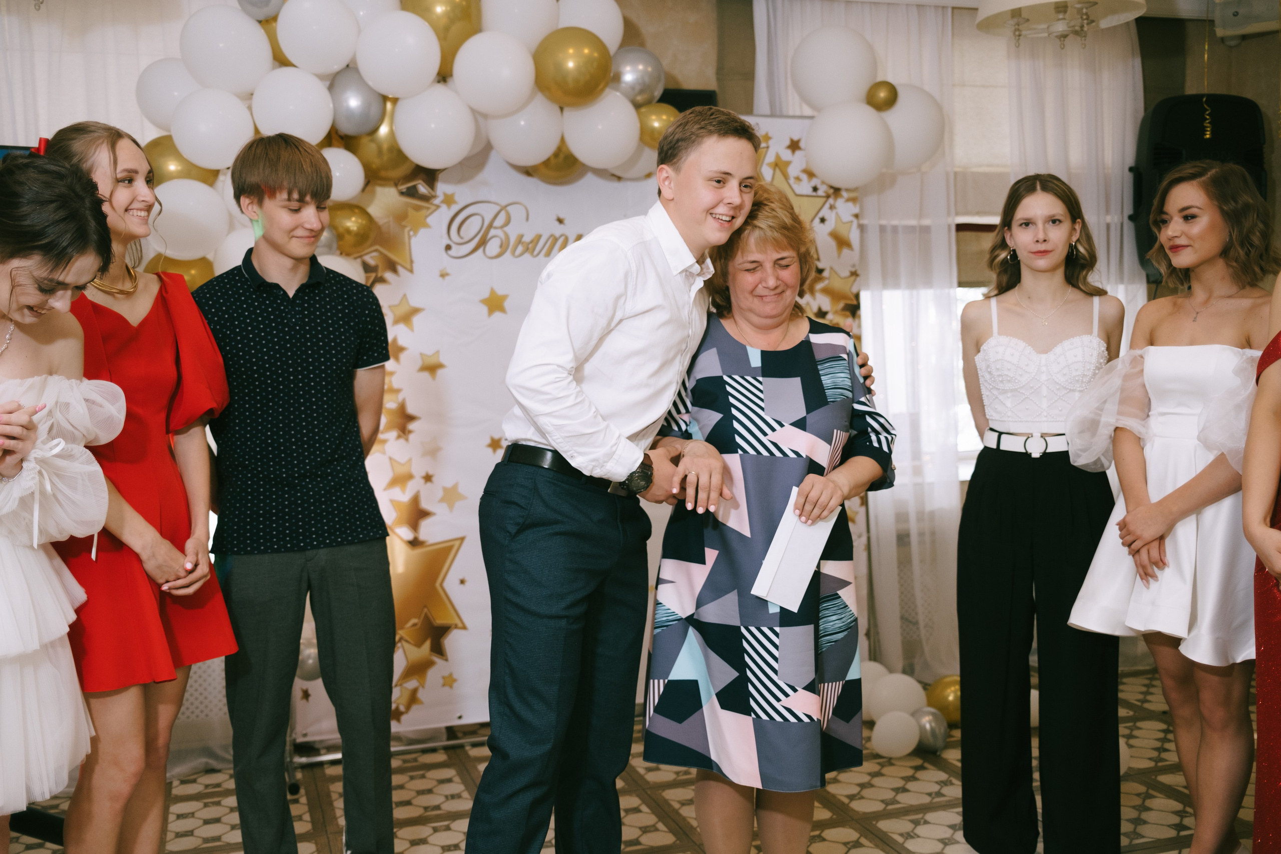Выпускной школа 33. Свадебный и репортажной фотограф Денис Ожигин в Краснодаре и Краснодарском крае