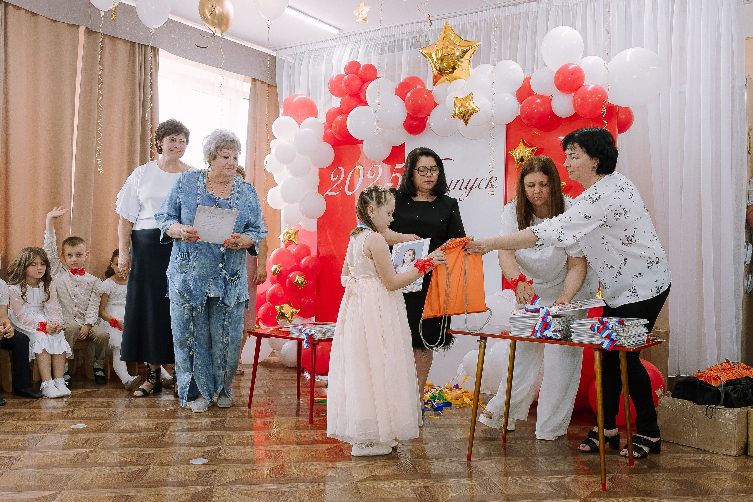 Выпускной в ДС 26. Выпускные альбомы Натальи Бутко: Новороссийск, Анапа, Геленджик