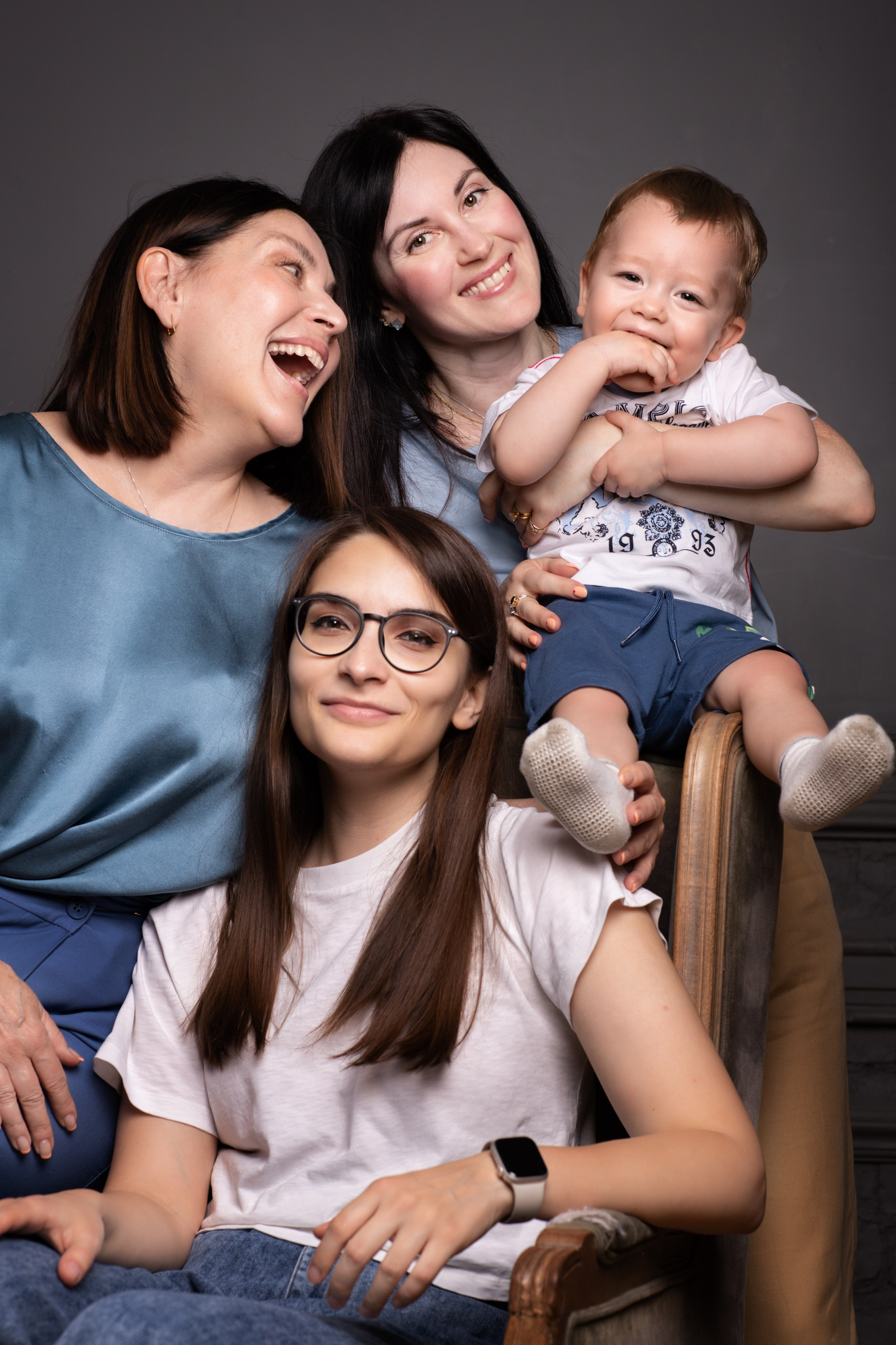 Четыре поколения. Съемка большой семьи. Фотограф Санкт-Петербург Елена Мухина