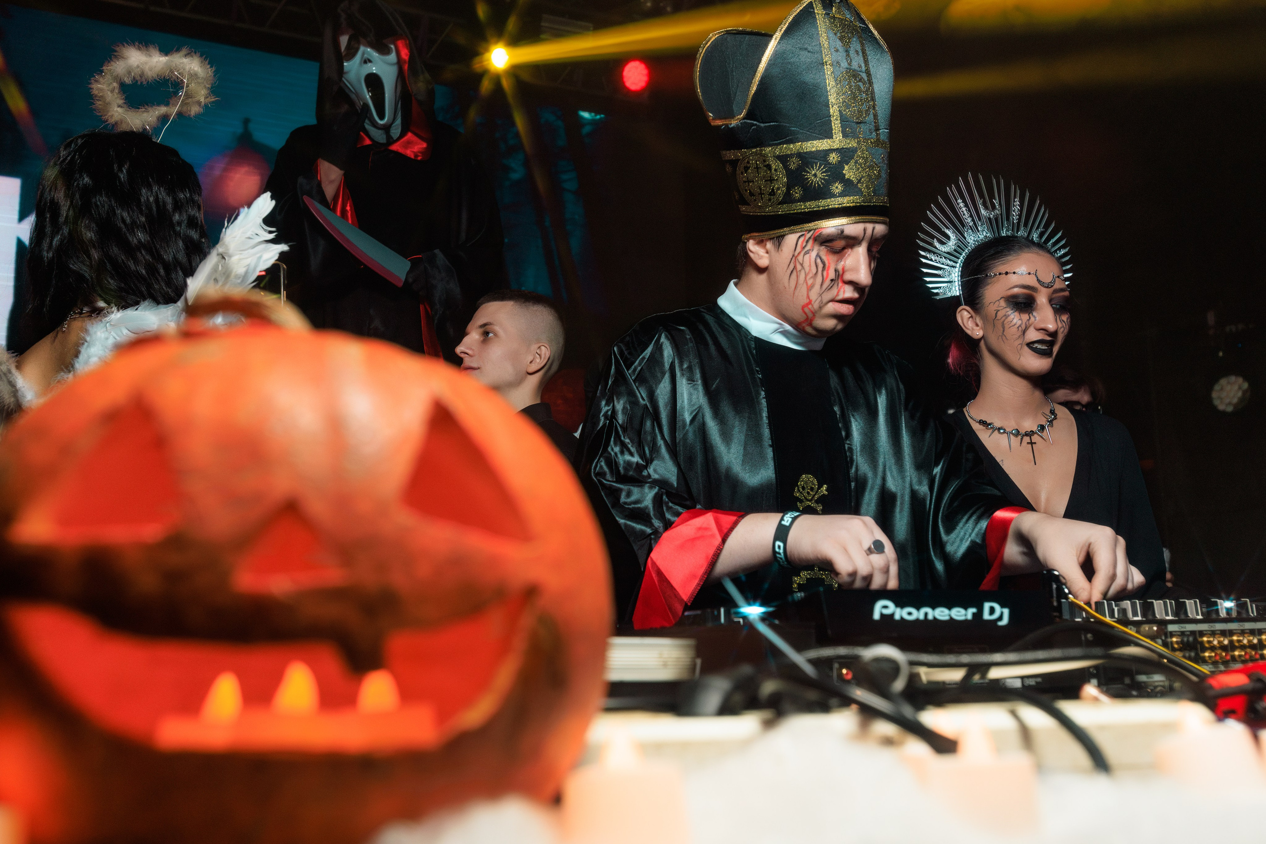 Стая | Halloween. Репортажный фотограф Екатеринбург | Яркий, качественный репортаж | Концерты, клубы, репортаж, праздники, корпоративы