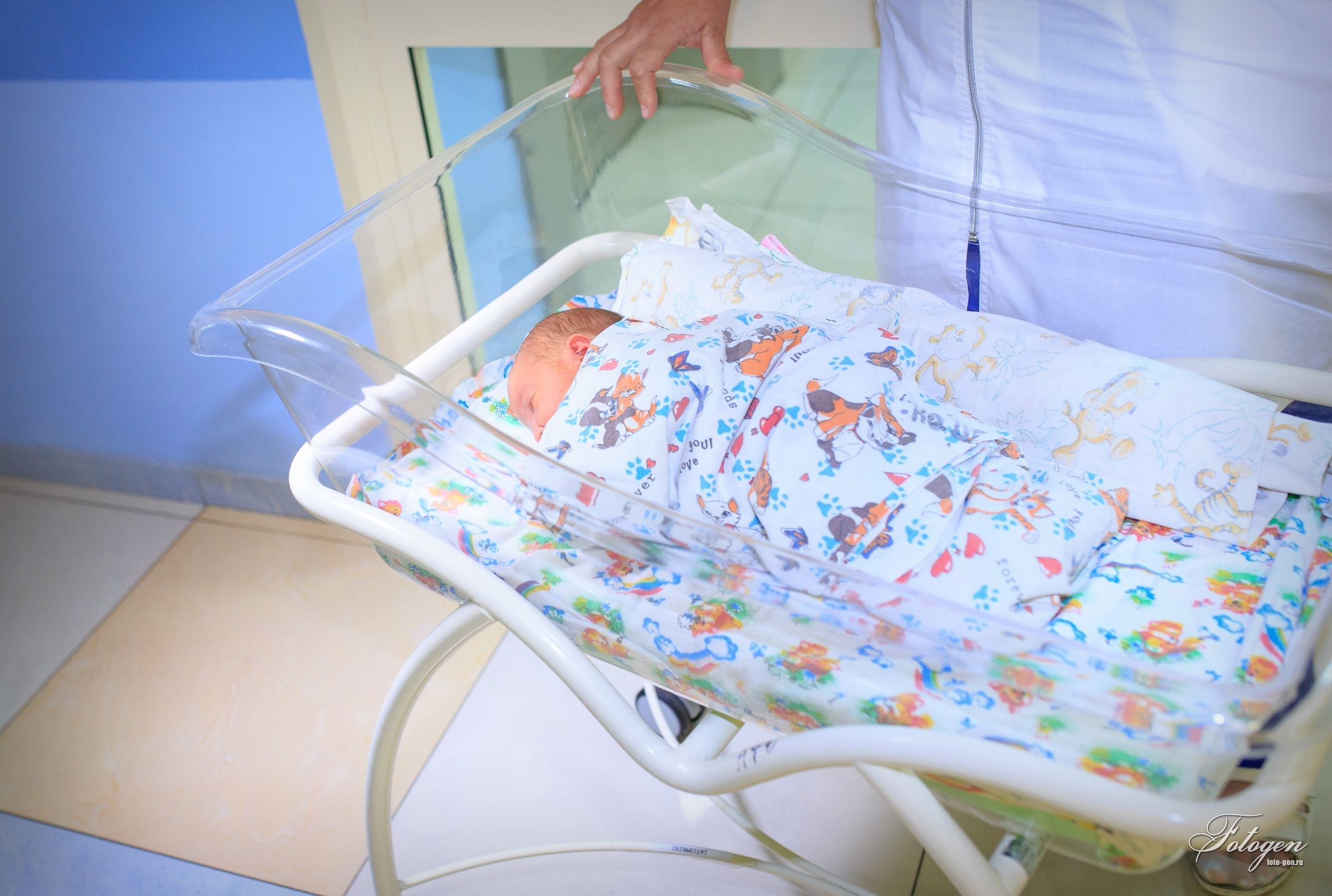 Фотосессия выписки из роддома в Краснодаре | Портфолио Fotogen. Интерьерная фотостудия FOTOGEN г. Краснодар