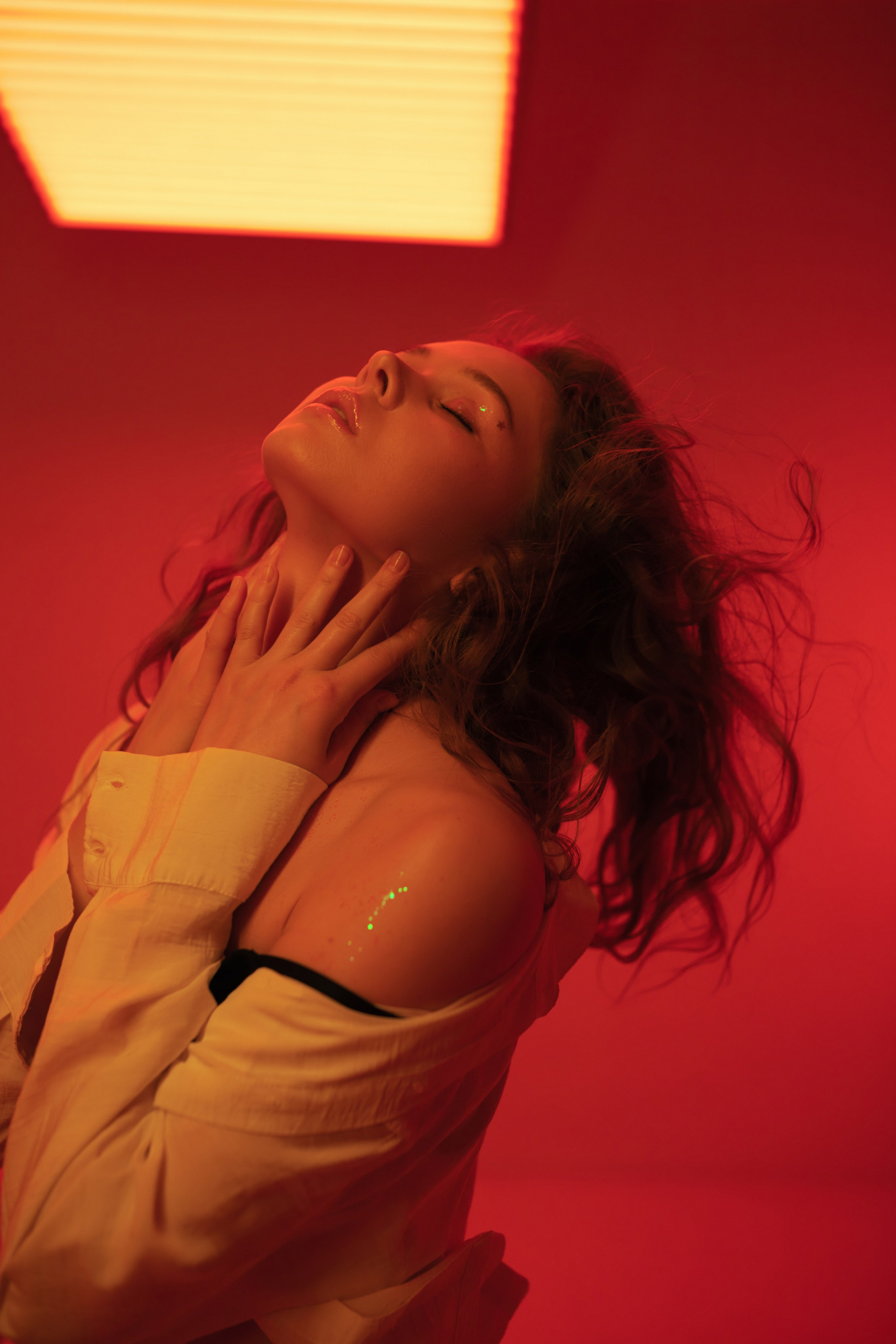 Индивидуальная фотосессия в студии. Сестры Карабаза. Фотографы и ретушеры в Москве и Санкт-Петербурге