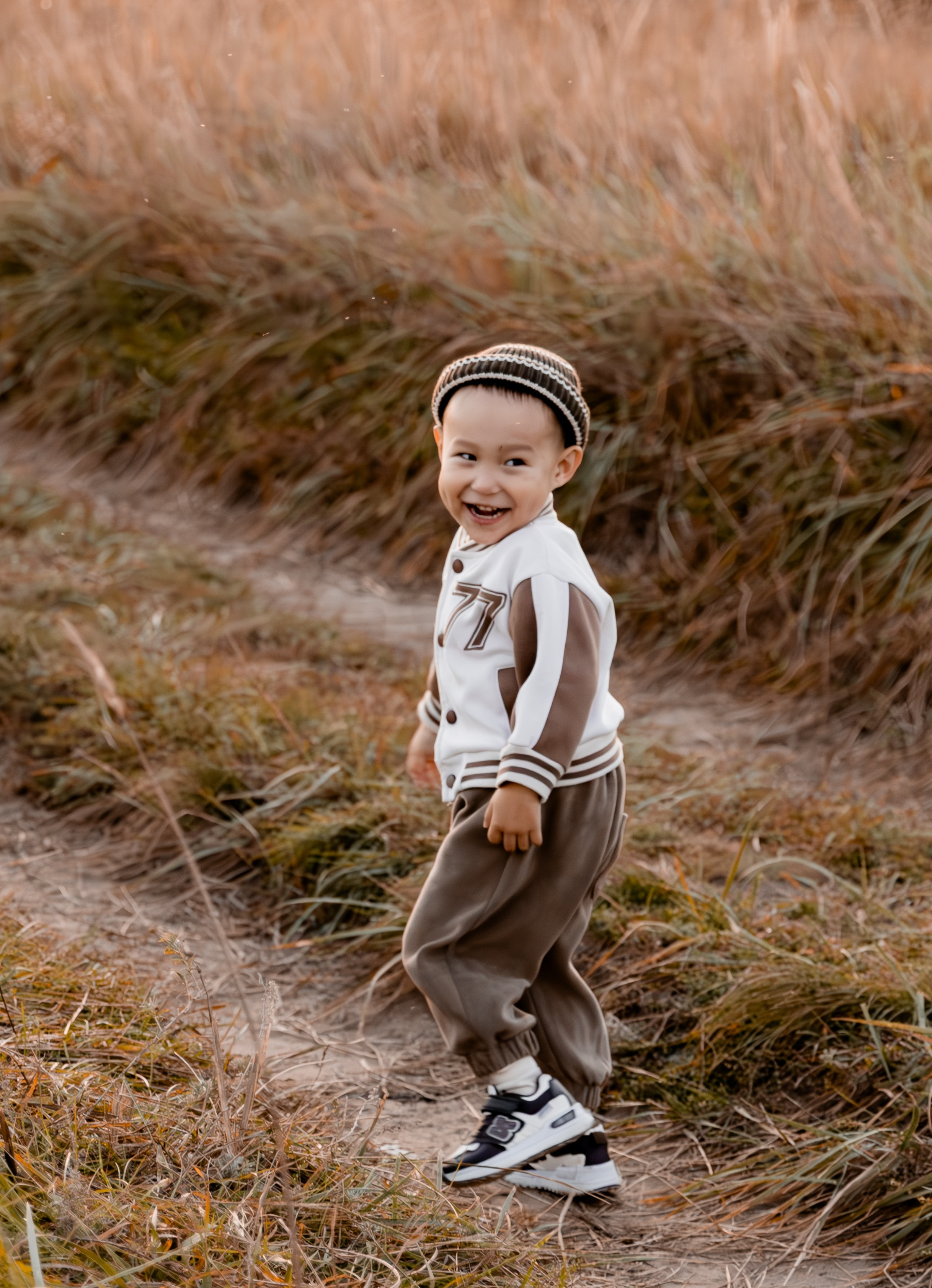 Анара и сынок на природе