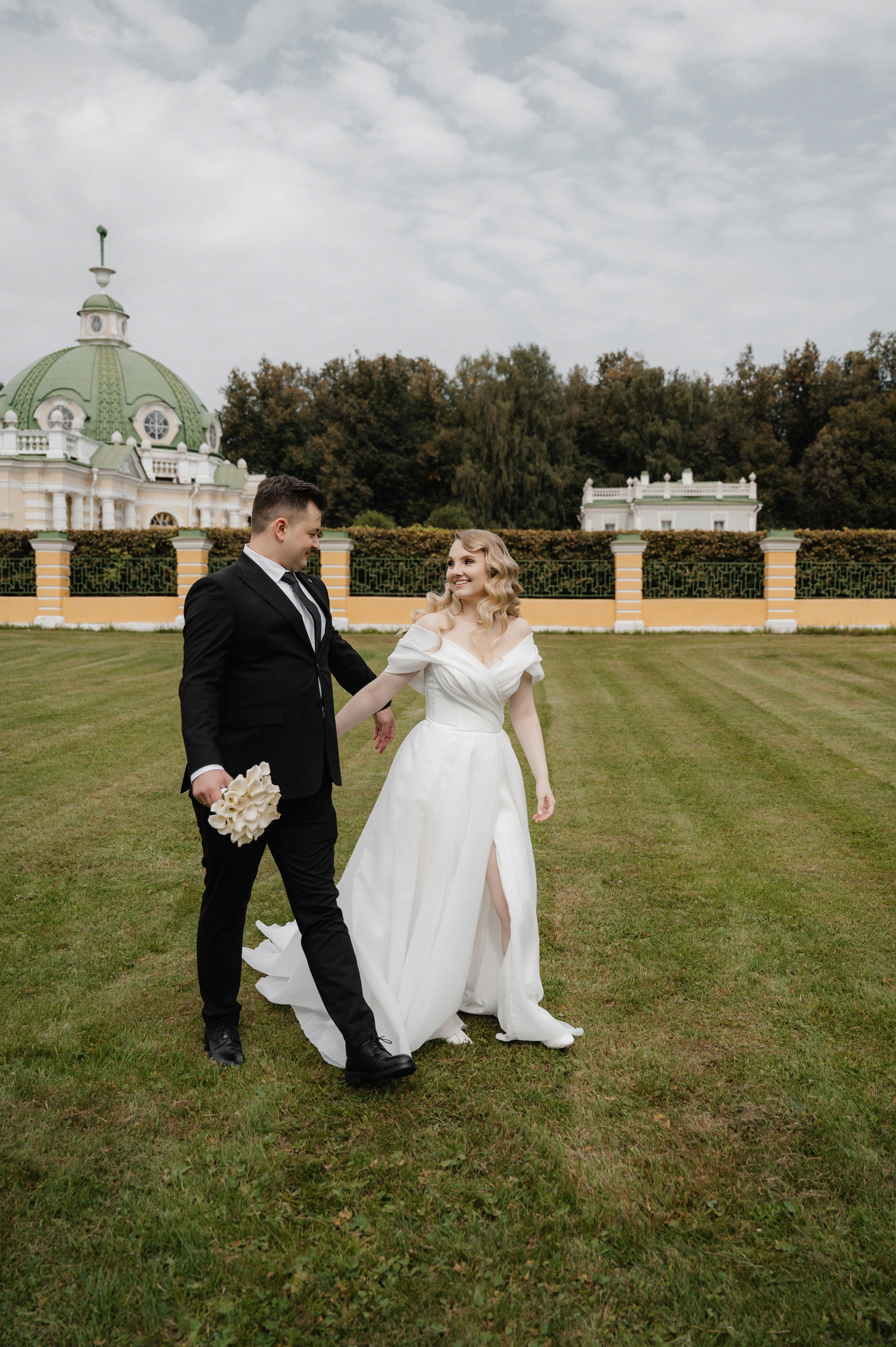 Илья и Ольга.Кусково. Свадебный фотограф Раменское-Москва