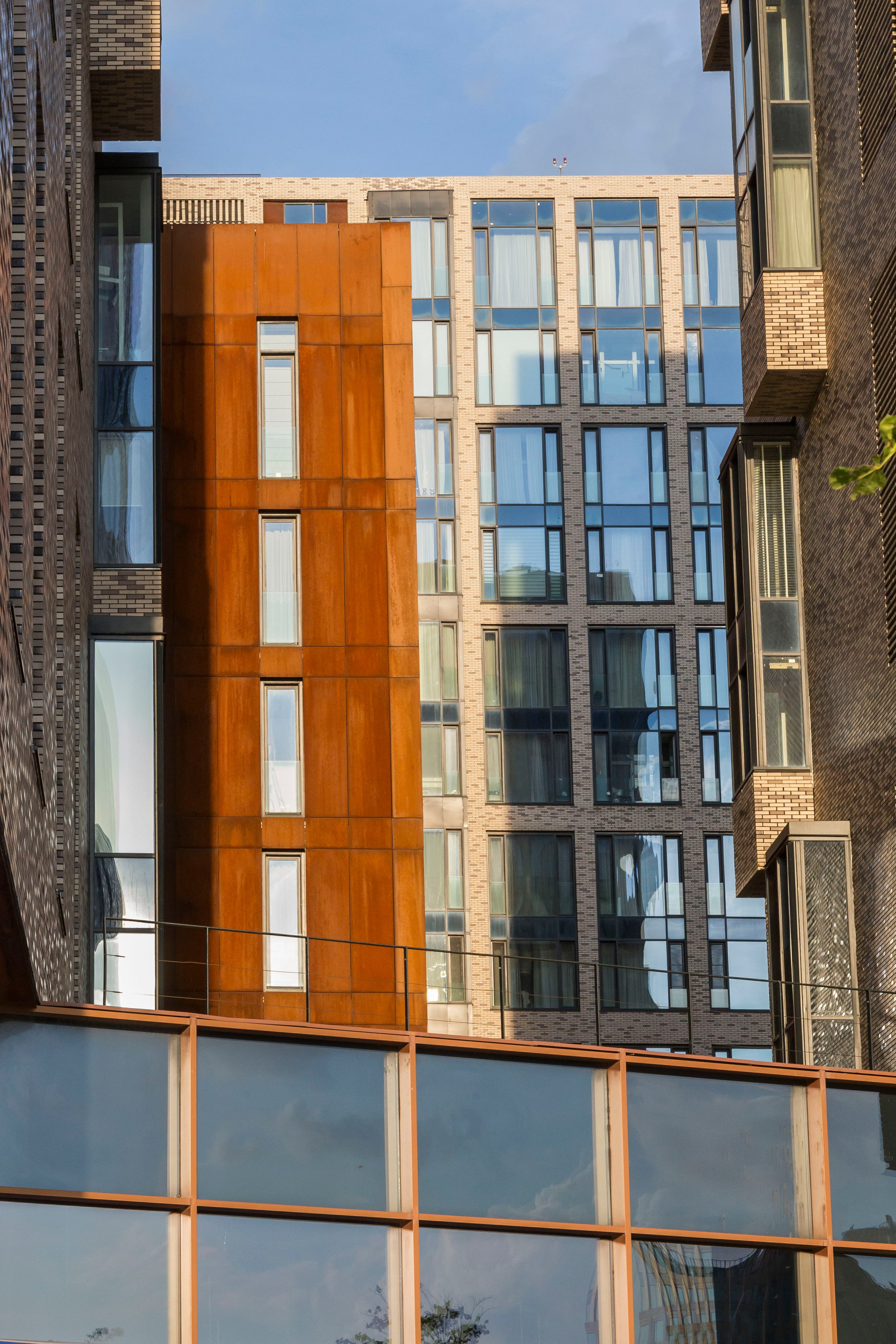 Жилой комплекс «Полуостров Зил». Сергей Скуратов ARCHITECTS