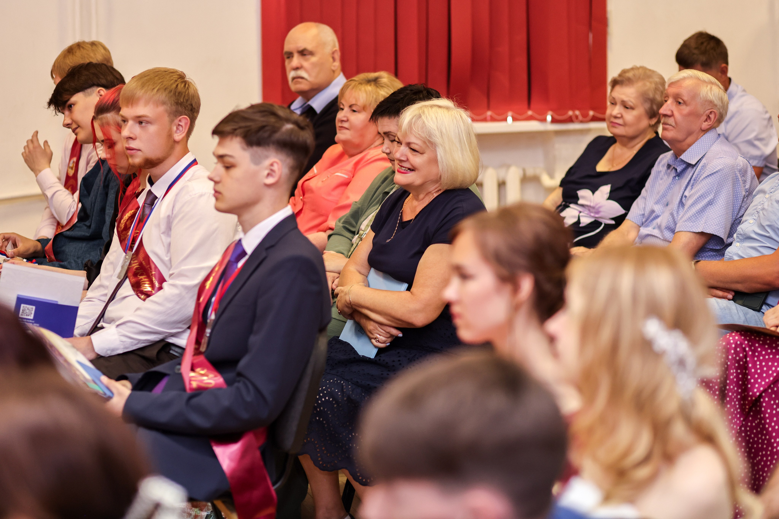 Вручение аттестатов. Школа № 7, выпускники 11 класса 2023 г. Студия выпускных альбомов Остров