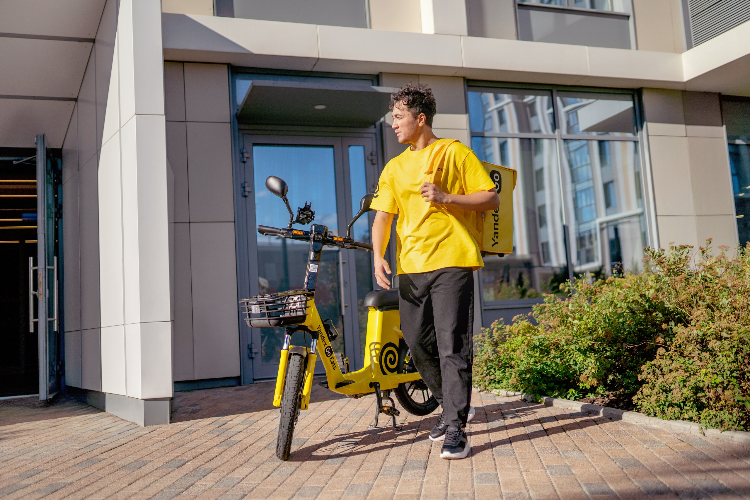 Yandex Eats. Евгений Бреча. Коммерческий и бэкстейдж фотограф в Москве