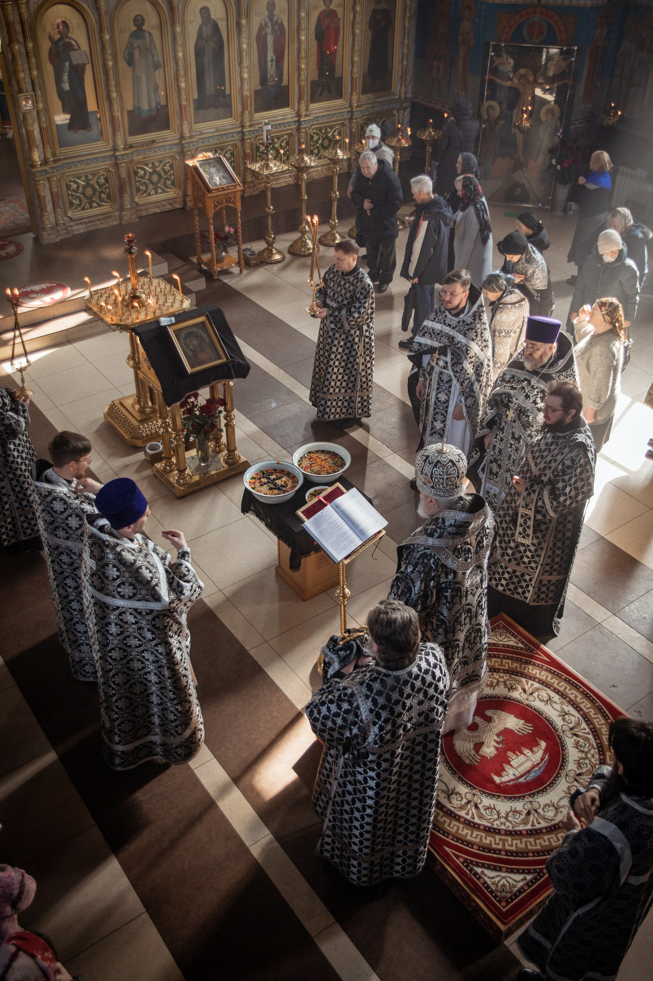 Преждеосвящение Даров. Храм Серафима Саровского. Церковный, семейный и репортажный фотограф Волгоград, Волжский