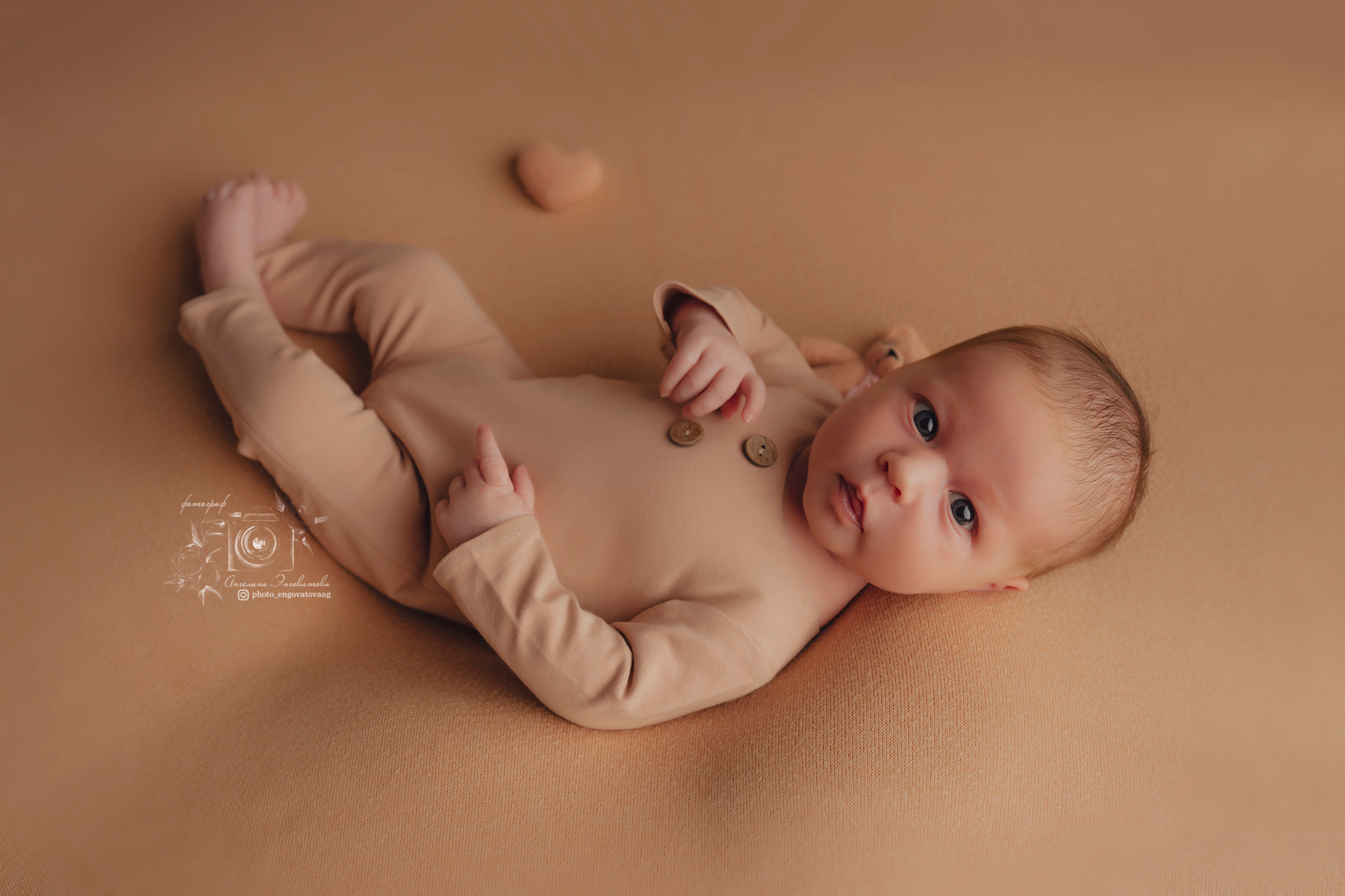 Василиса 22 дня. Фотограф новорожденных в Москве Щелково и МО Ангелина Энговатова