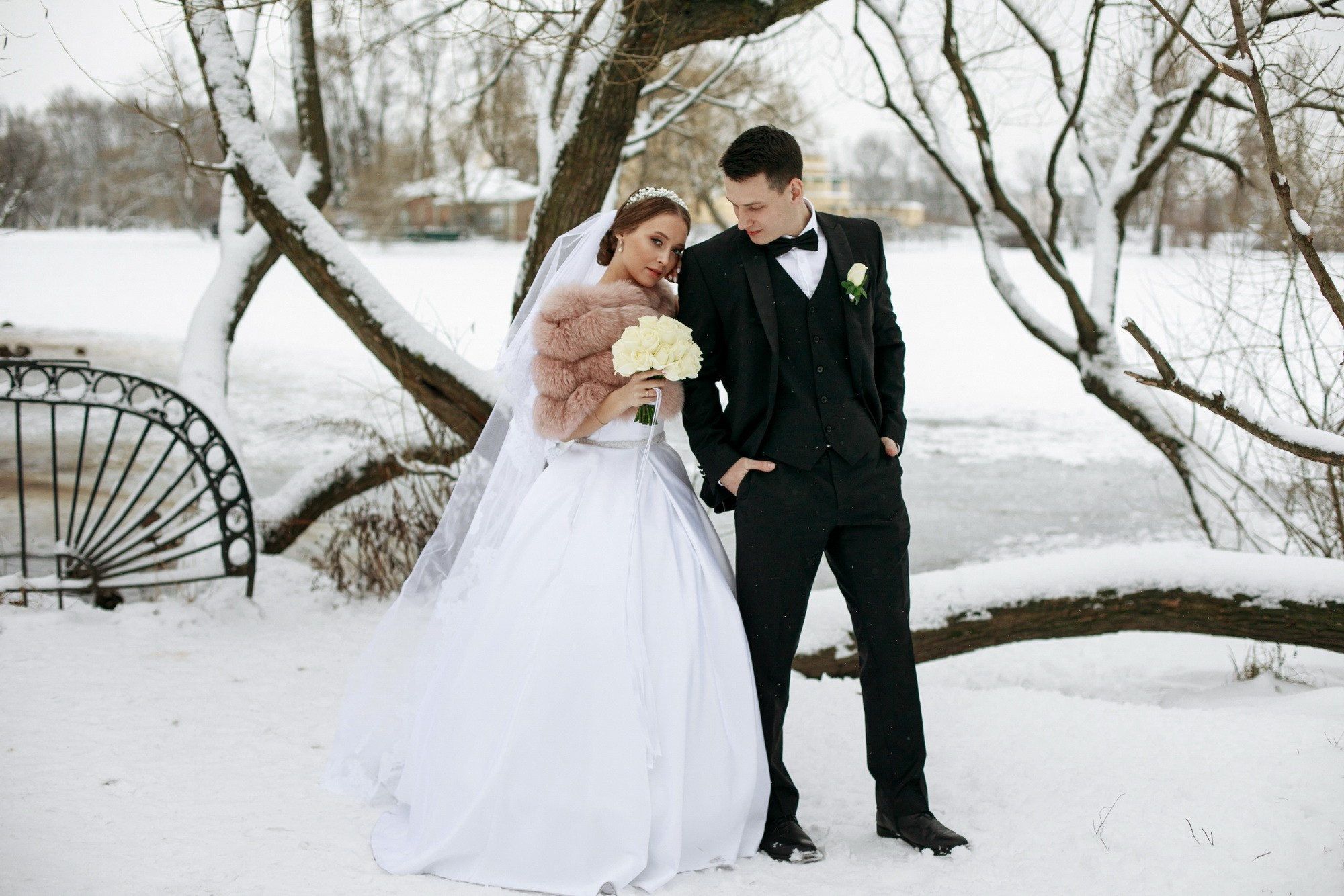 Свадьба с огоньком. Фотограф крещение венчание в Петербурге! Помогает подобрать храм и посоветовал душевного батюшку в СПб