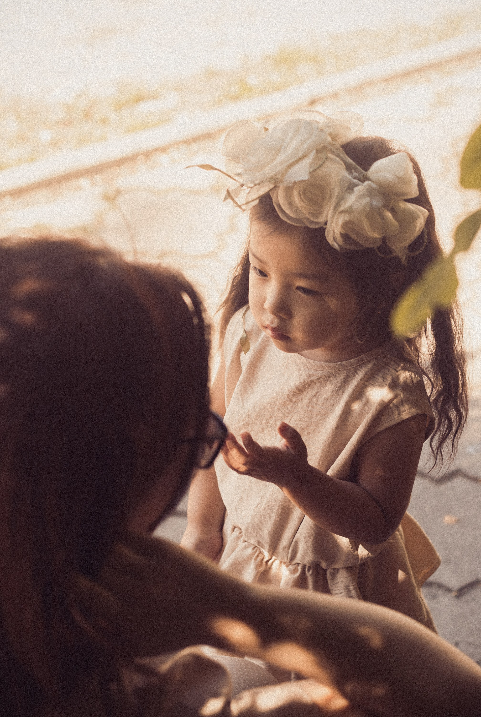 Летняя прогулка мамы и дочери. Фотограф Наталья Гончарова. Снимаю живые портреты в Алматы