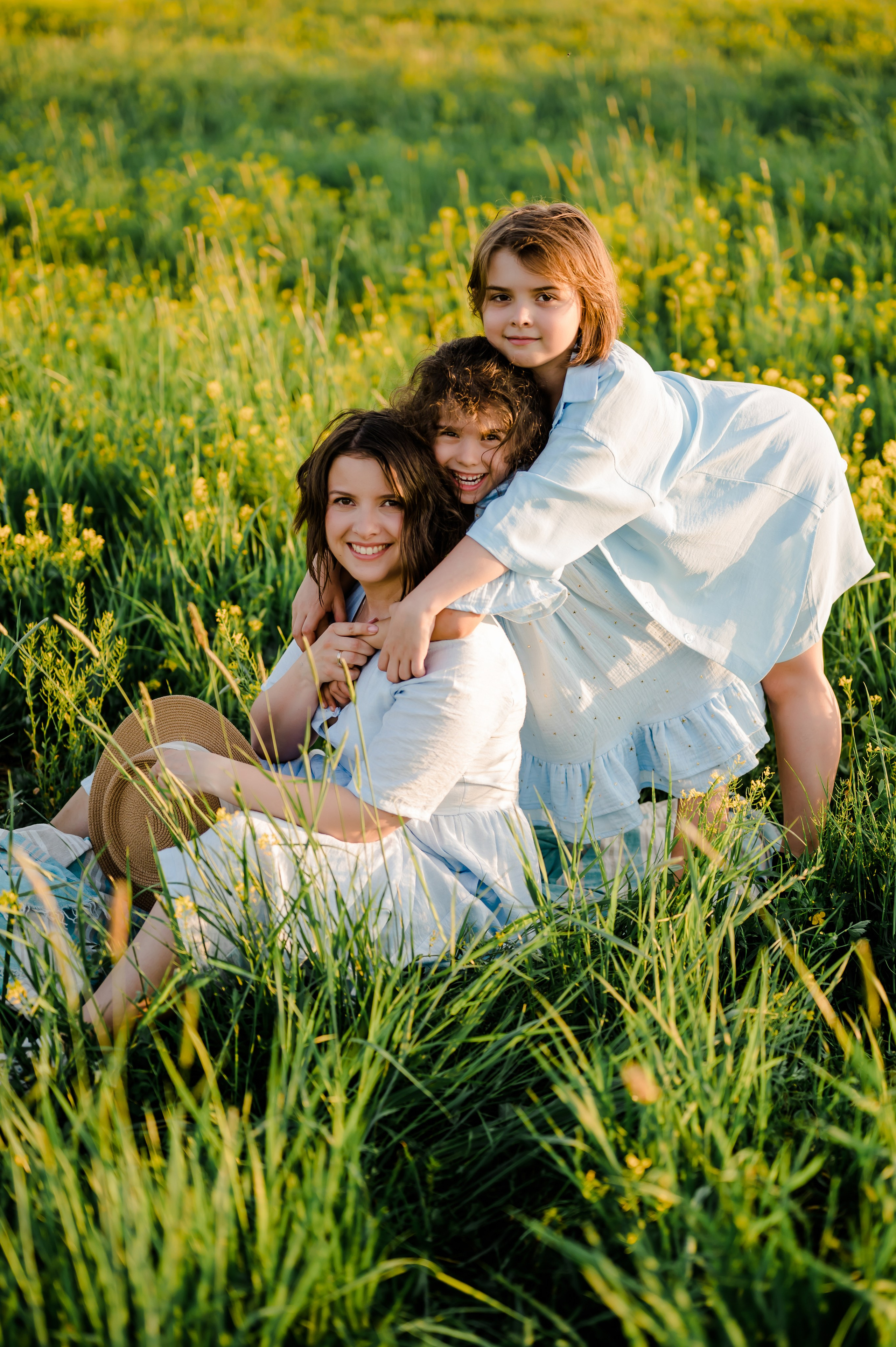 Анна, Дарья и Мария. Рапс. Свадебный и семейный фотограф Евгения Кононова