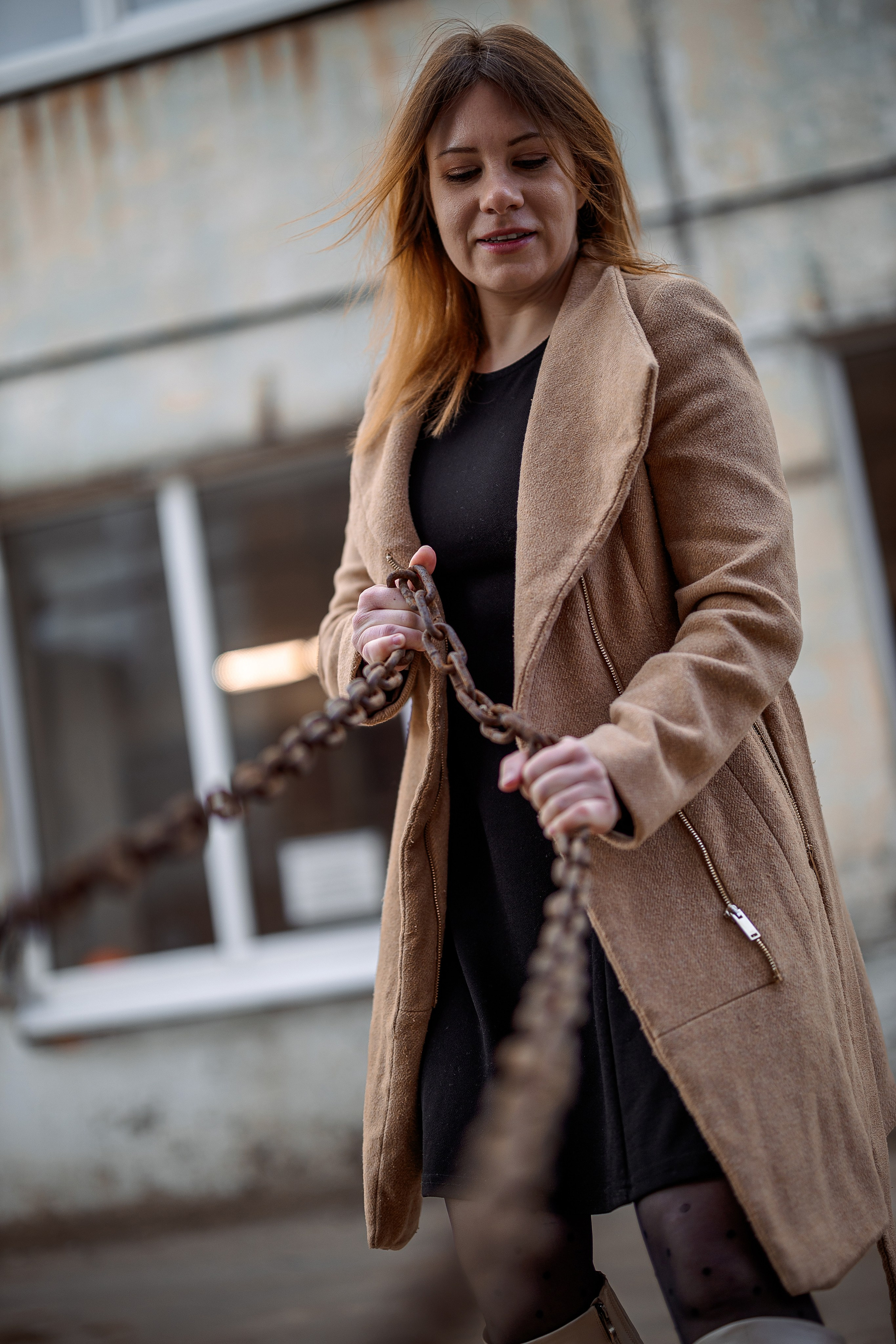 Настя на территории завода «Зингер». Александр Антонов. Профессиональный свадебный, репортажный фотограф в Москве, Подольске. Фото+Видео на любой праздник