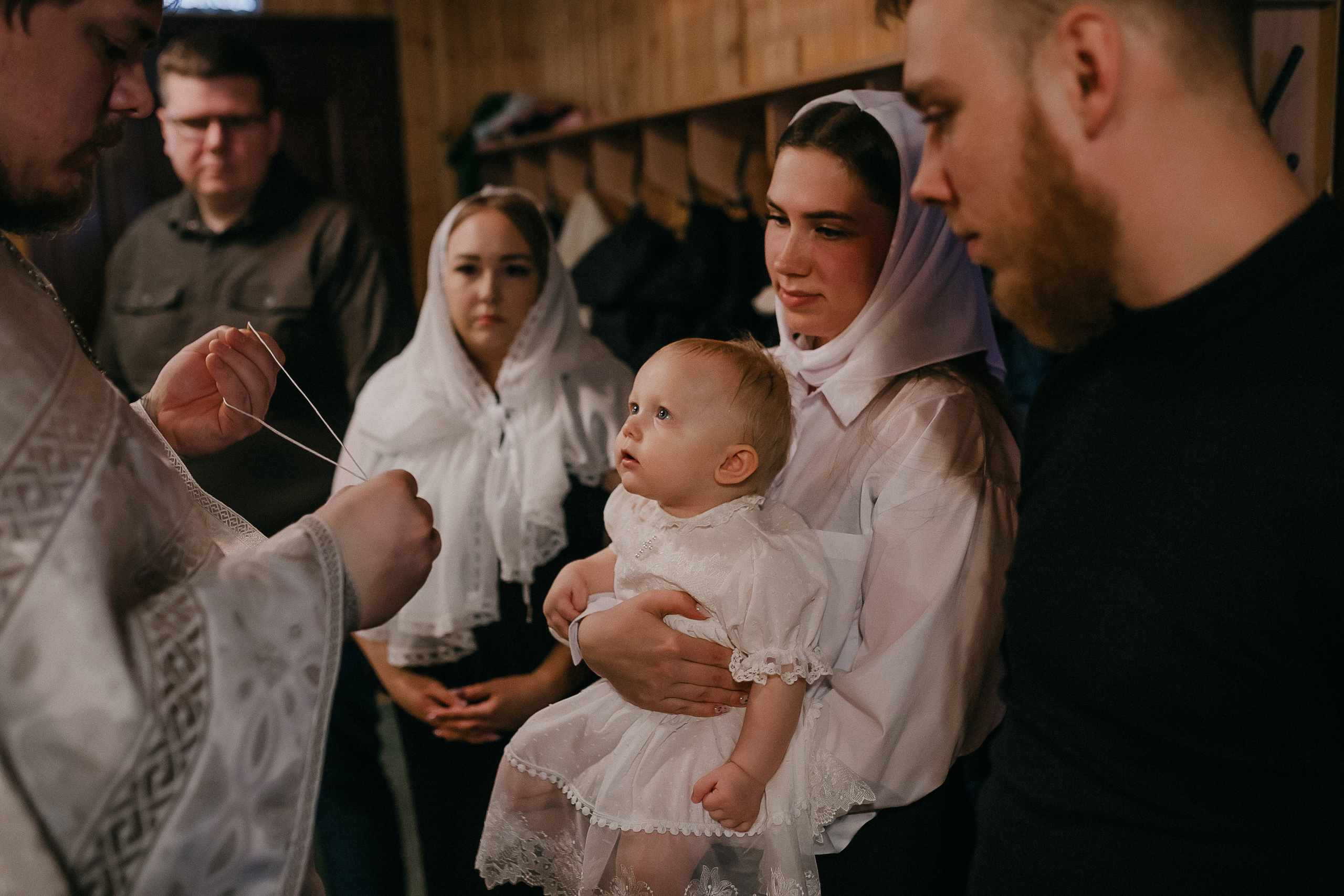 Крещение Виктории. Храм Симеона Верхотурского п.Барсово. Семейный фотограф в Сургуте